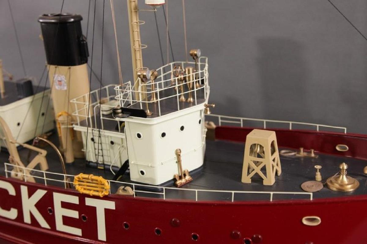 Four Foot Model of Nantucket Lightship In Excellent Condition In Norwell, MA