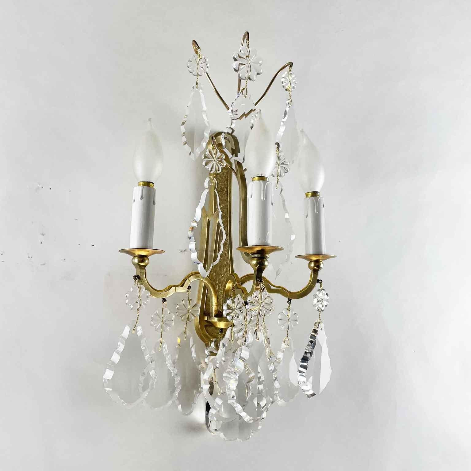 Set of Four Baccarat Crystal Sconces 20th Century French Gilt Wall Lights 6