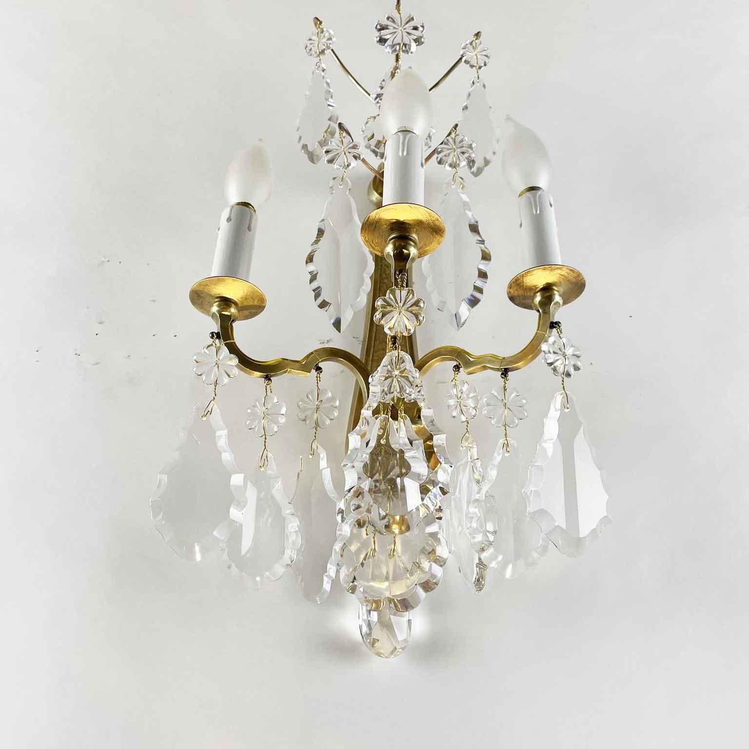 Set of Four Baccarat Crystal Sconces 20th Century French Gilt Wall Lights 8