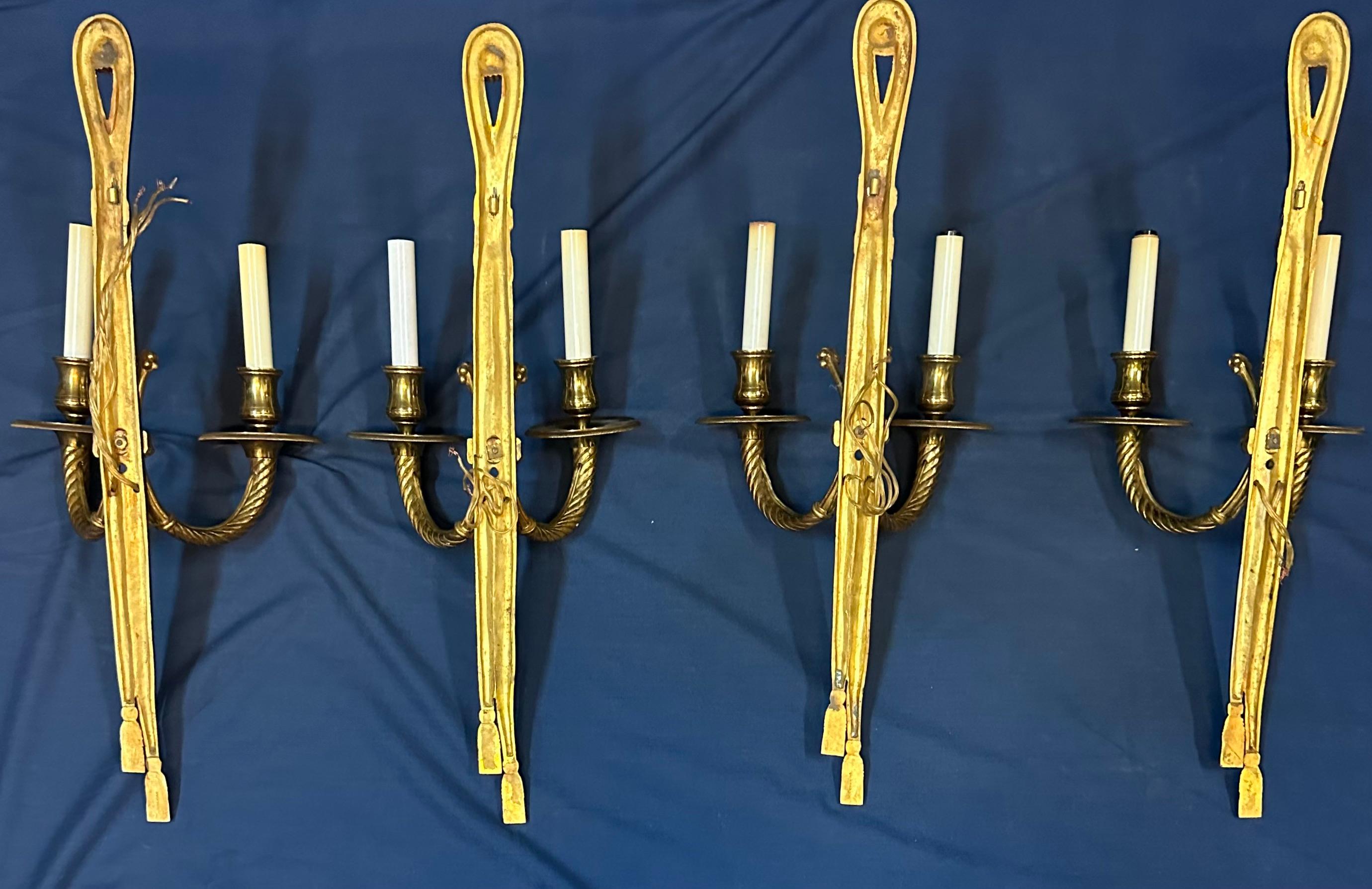 Four French Bronze Wall Sconces In Good Condition For Sale In Bronx, NY