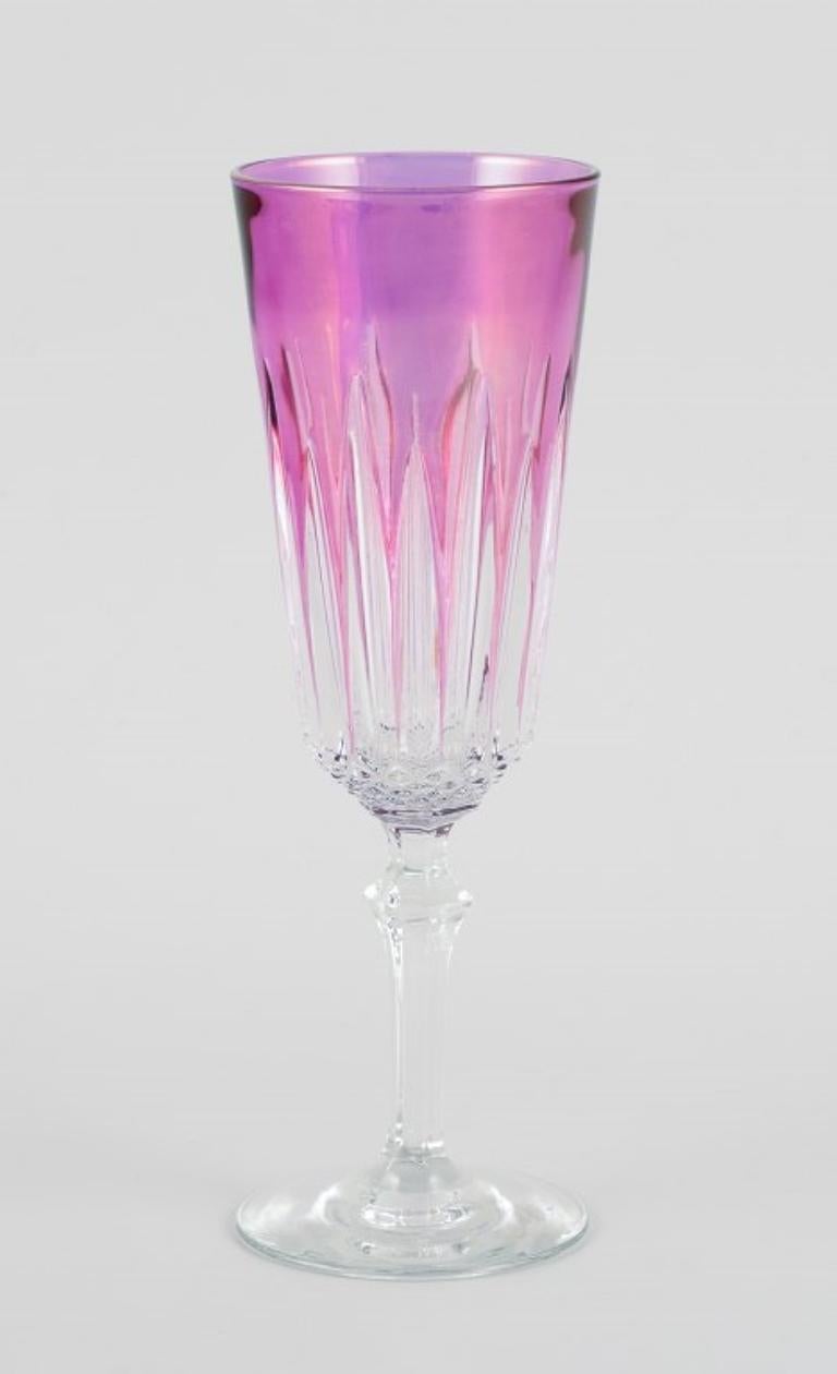 Four French champagne flutes in crystal glass. Classic design in purple glass. In Excellent Condition In Copenhagen, DK