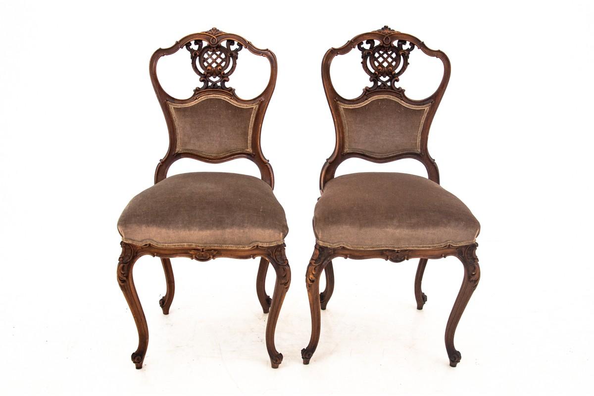 Antique chairs from the turn of the century.
Require upholstery
Dimensions: height 91 cm, seat height 45 cm, width 45 cm, depth 49 cm.