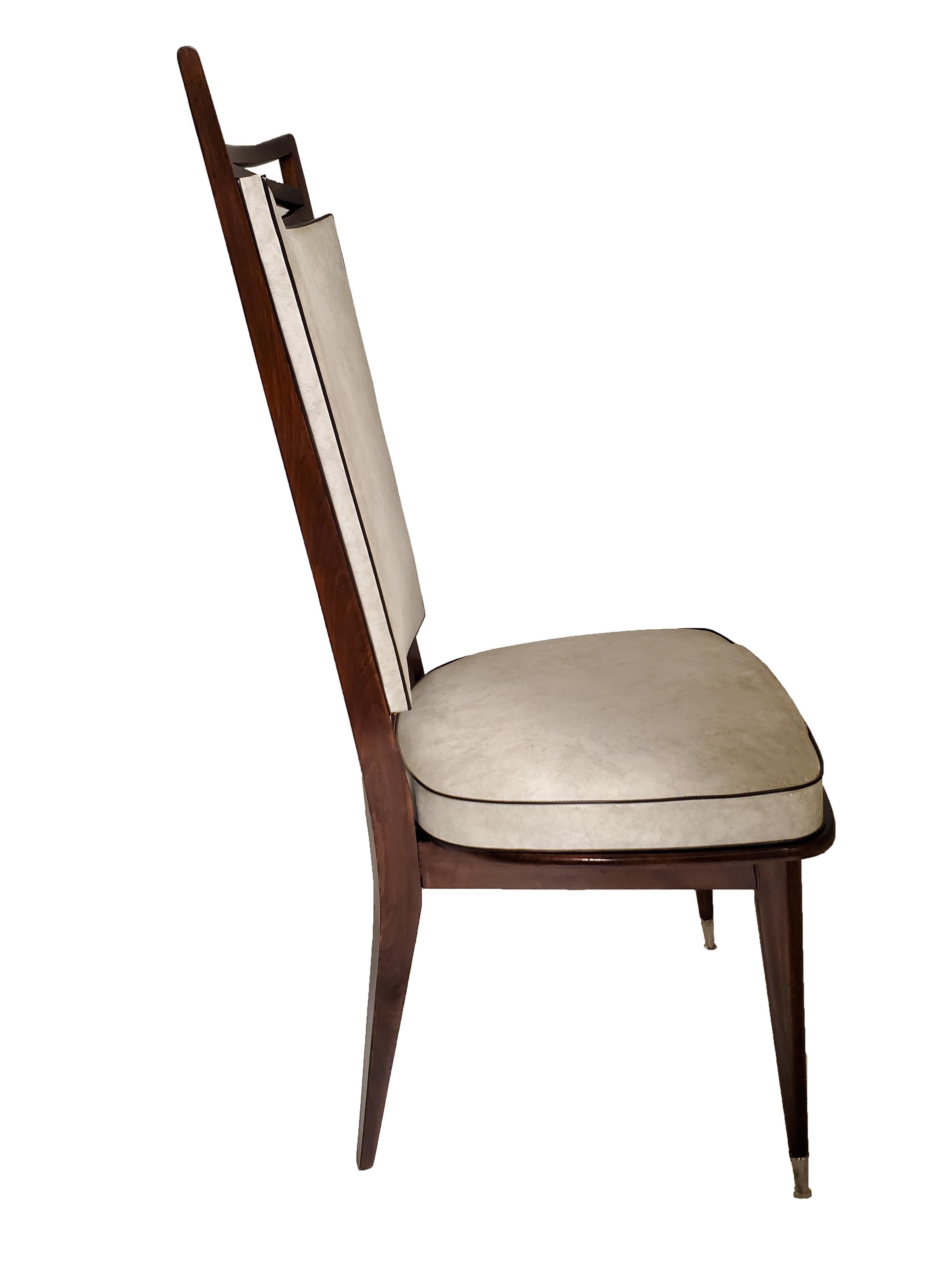 Naugahyde Quatre chaises de salle à manger / chaises d'appoint françaises de style Modernity - Finition acajou foncé en vente