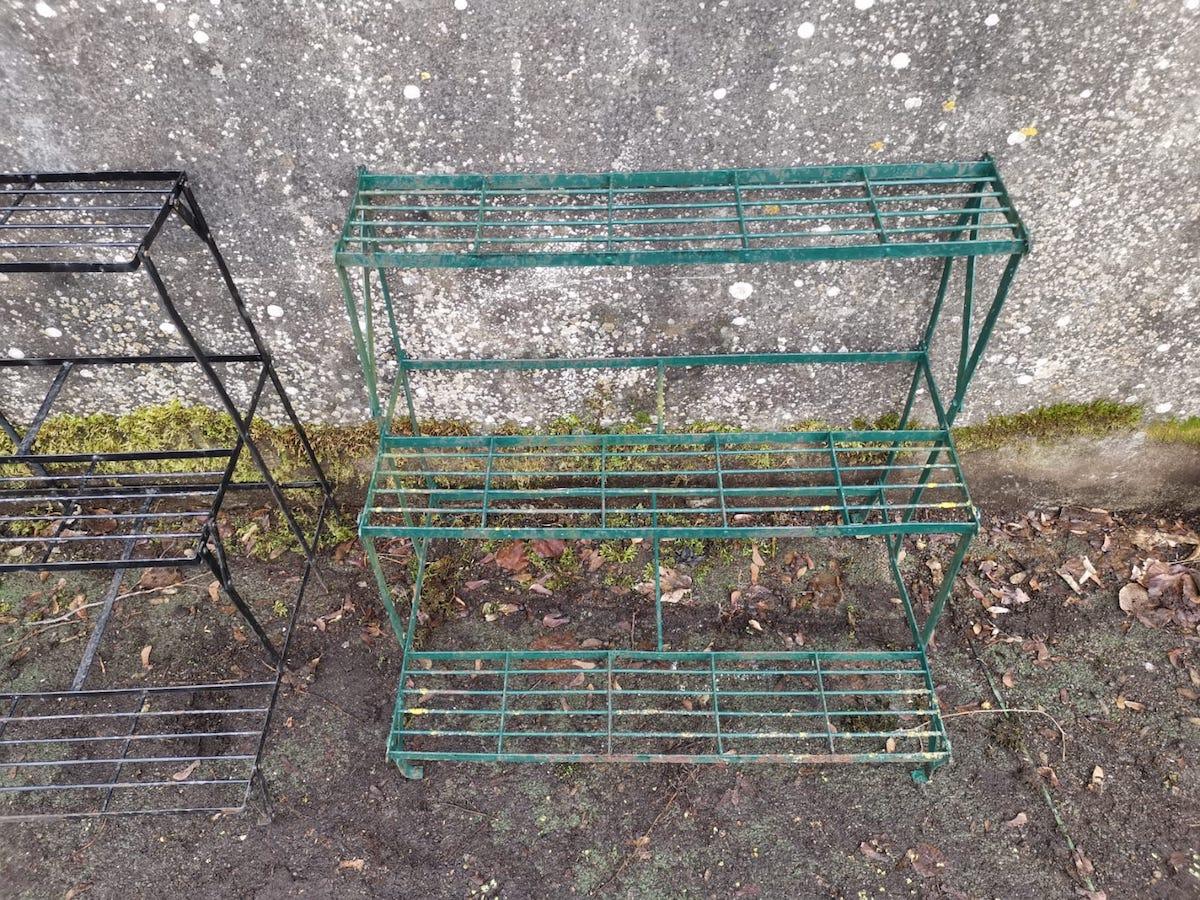 Quattro mensole o supporti per piante da giardino rettangolari in ferro del Medioevo francese in vendita 1