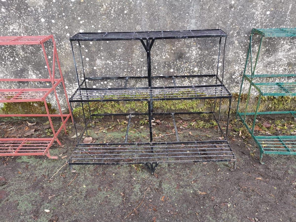 Quattro mensole o supporti per piante da giardino rettangolari in ferro del Medioevo francese in vendita 2