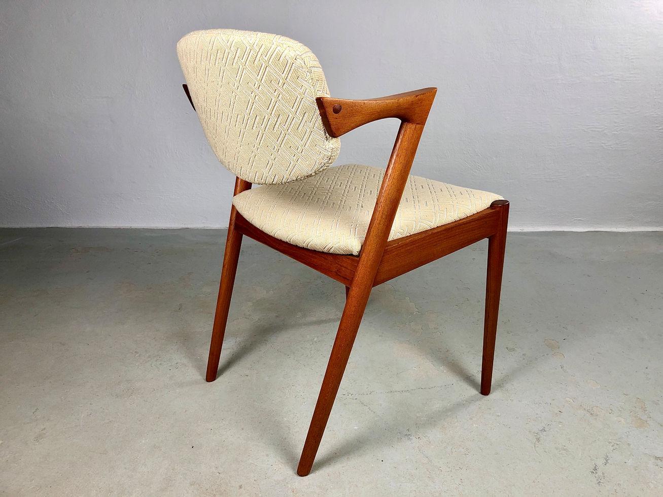 Quatre chaises de salle à manger personnalisables Kai Kristiansen en teck en excellent état en vente 2