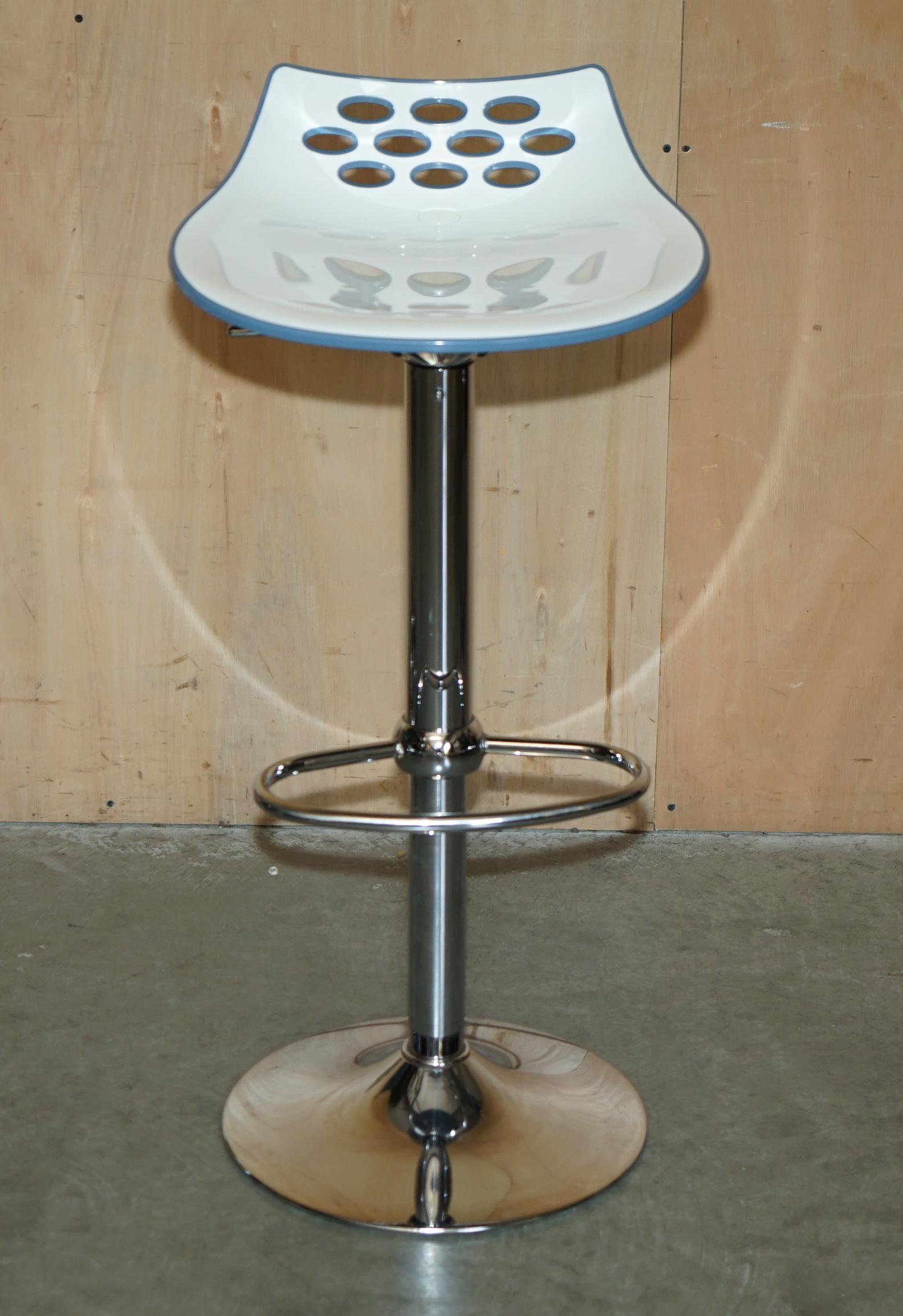 Hand-Crafted FOUR GAS LIFT HEIGHT ADJUSTABLE CALLIGARIS JAM SWIVEL KITCHEN ISLAND BAR STOOLs For Sale