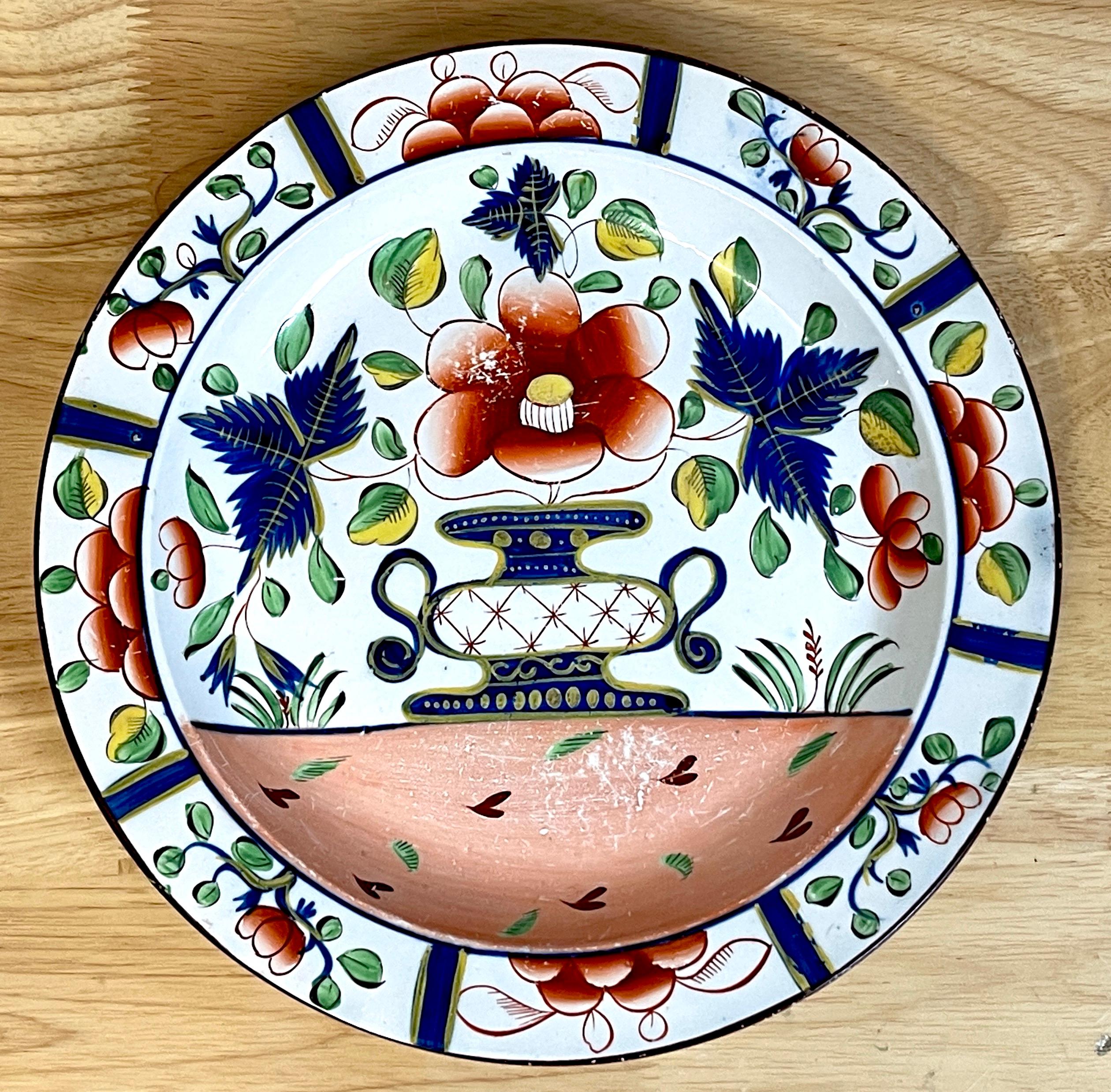 XIXe siècle Quatre assiettes hollandaises Gaudy du 19ème siècle à motif « Urne » de 10 pouces en vente