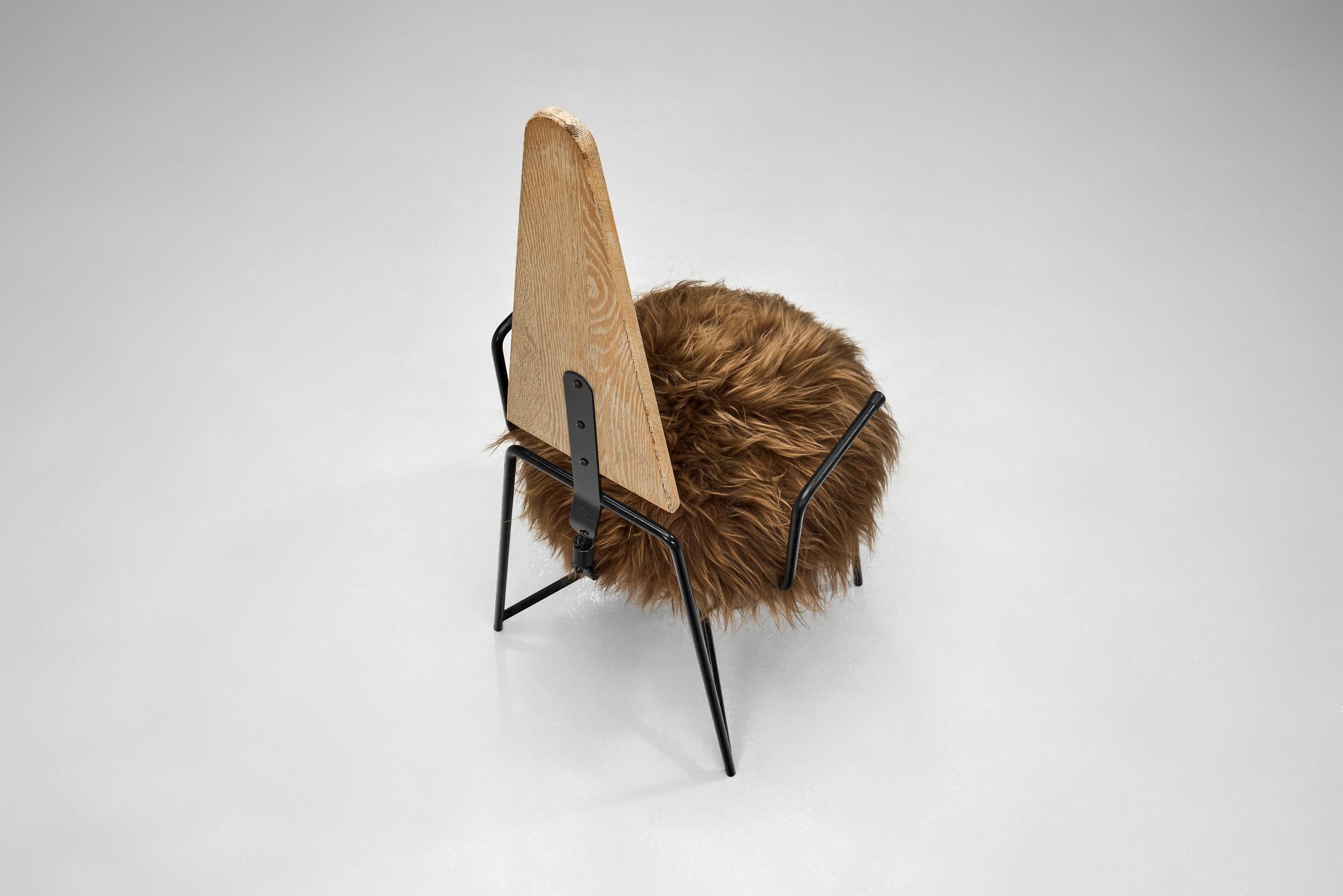 Cuatro sillas de comedor geométricas con asientos de piel de oveja de Rach Finazzi, Italia Años 80 en venta 3