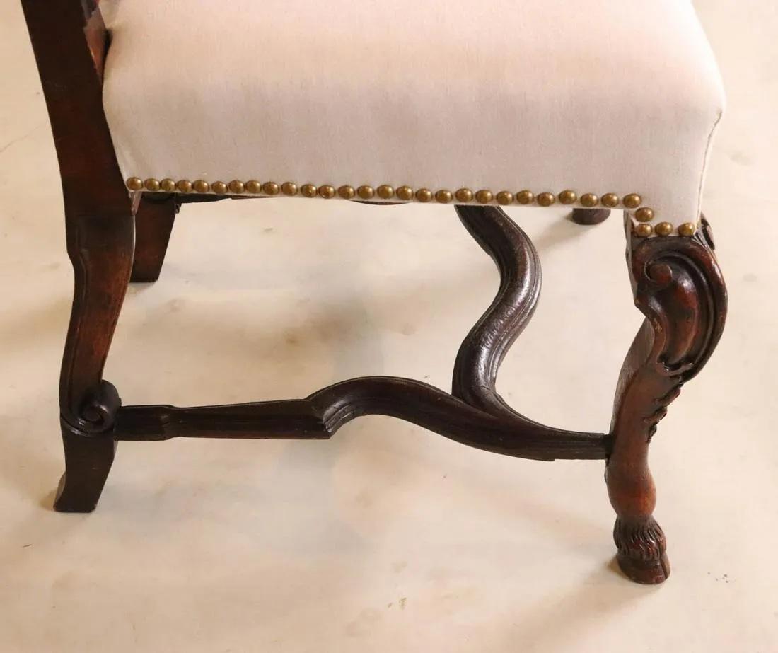 Four George I 18th Century Walnut Chairs For Sale 2