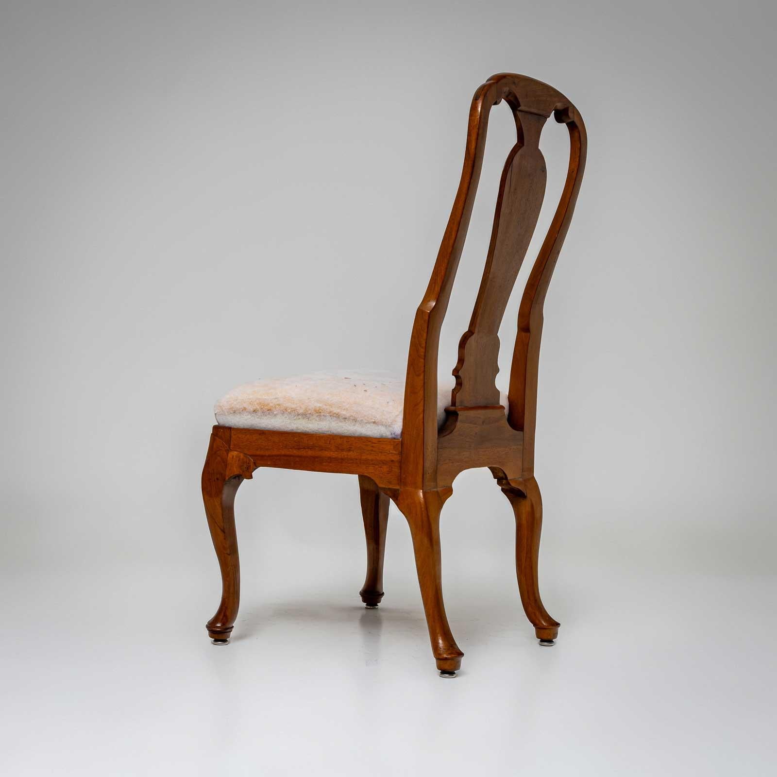 Vier George II.-Esszimmerstühle, 18. Jahrhundert im Angebot 2