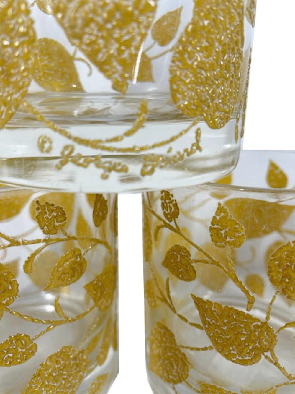 Américain Quatre verres Rocks de Georges Briard avec vignes en cuir émaillé jaune texturé et rehaussé de brun en vente