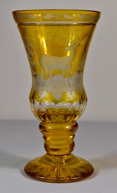 Vier Goblets graviert, Jagdmotive, böhmisches Glas, 20. Jahrhundert