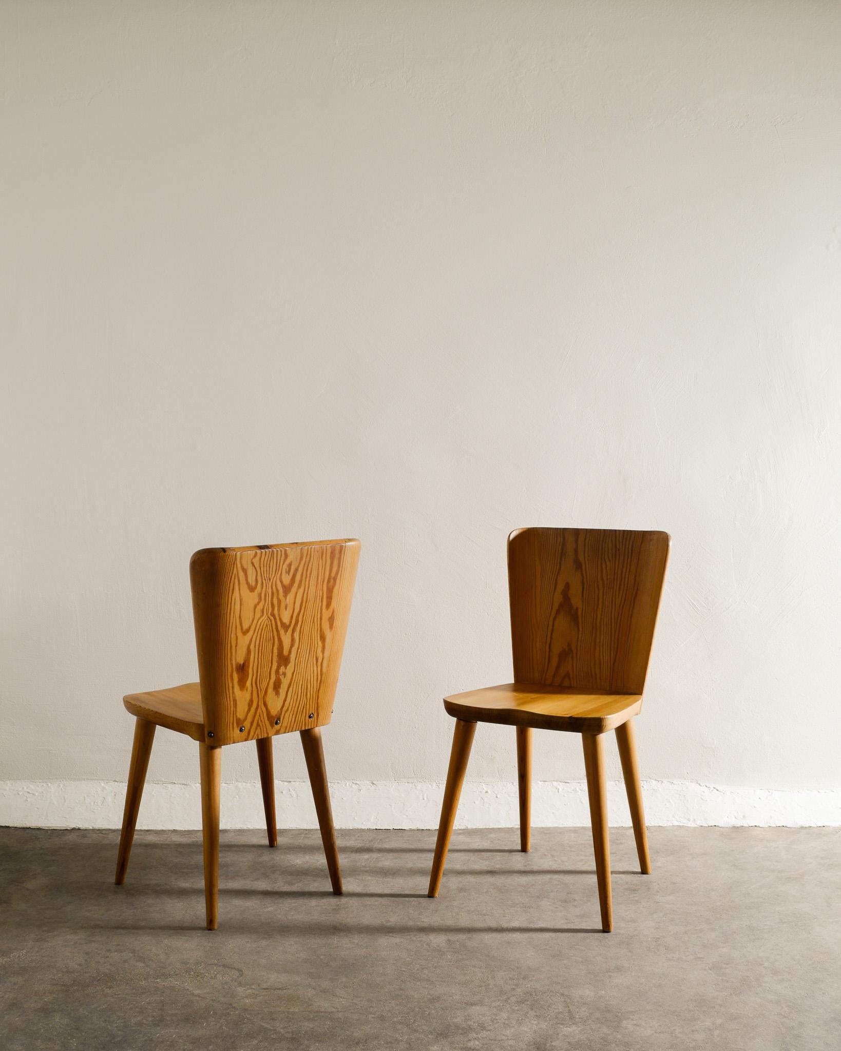 Swedish Four Göran Malmvall Mid Century Dining Chairs in Pine Produced in Sweden, 1940s