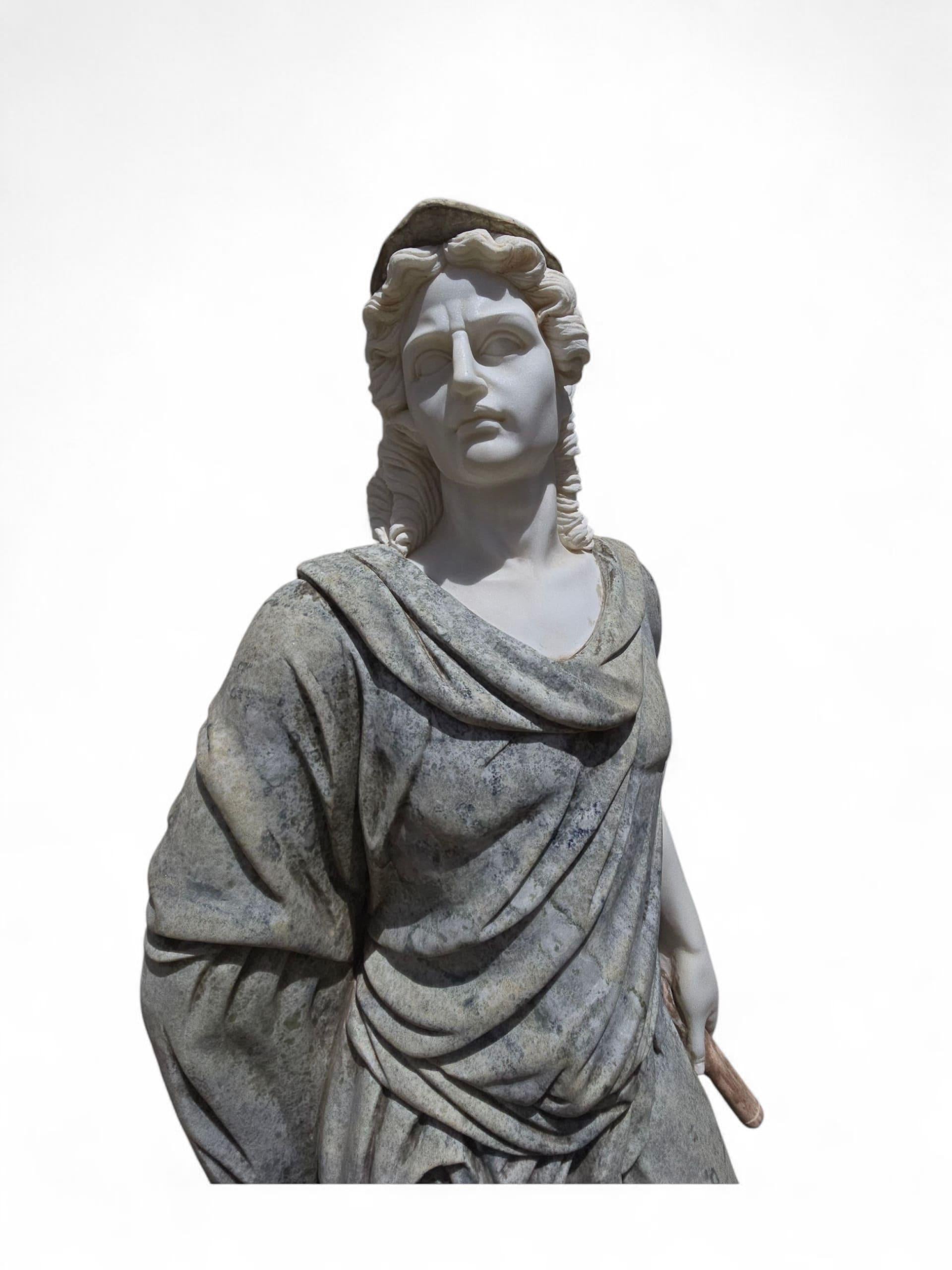Vier handgeschnitzte italienische Marmorstatuen, die die Four Seasons darstellen, 220 cm im Zustand „Gut“ im Angebot in Madrid, ES