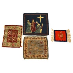 Cuatro alfombras tejidas a mano: Tres Navajo Floral Designs & One Christmas 20thC