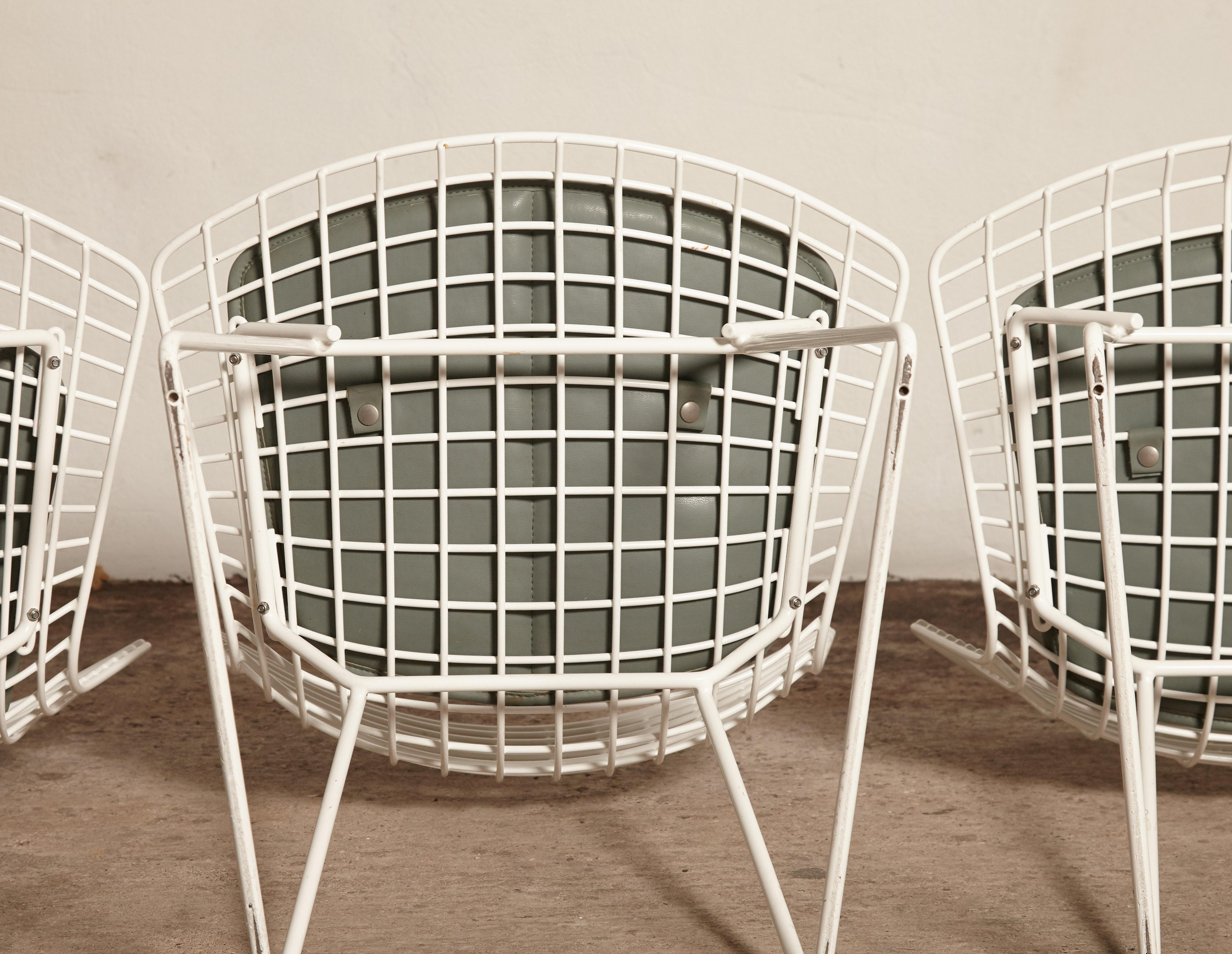 Four Harry Bertoia for Knoll Wire Chairs with Original Seat Pads, USA, 1960s 4