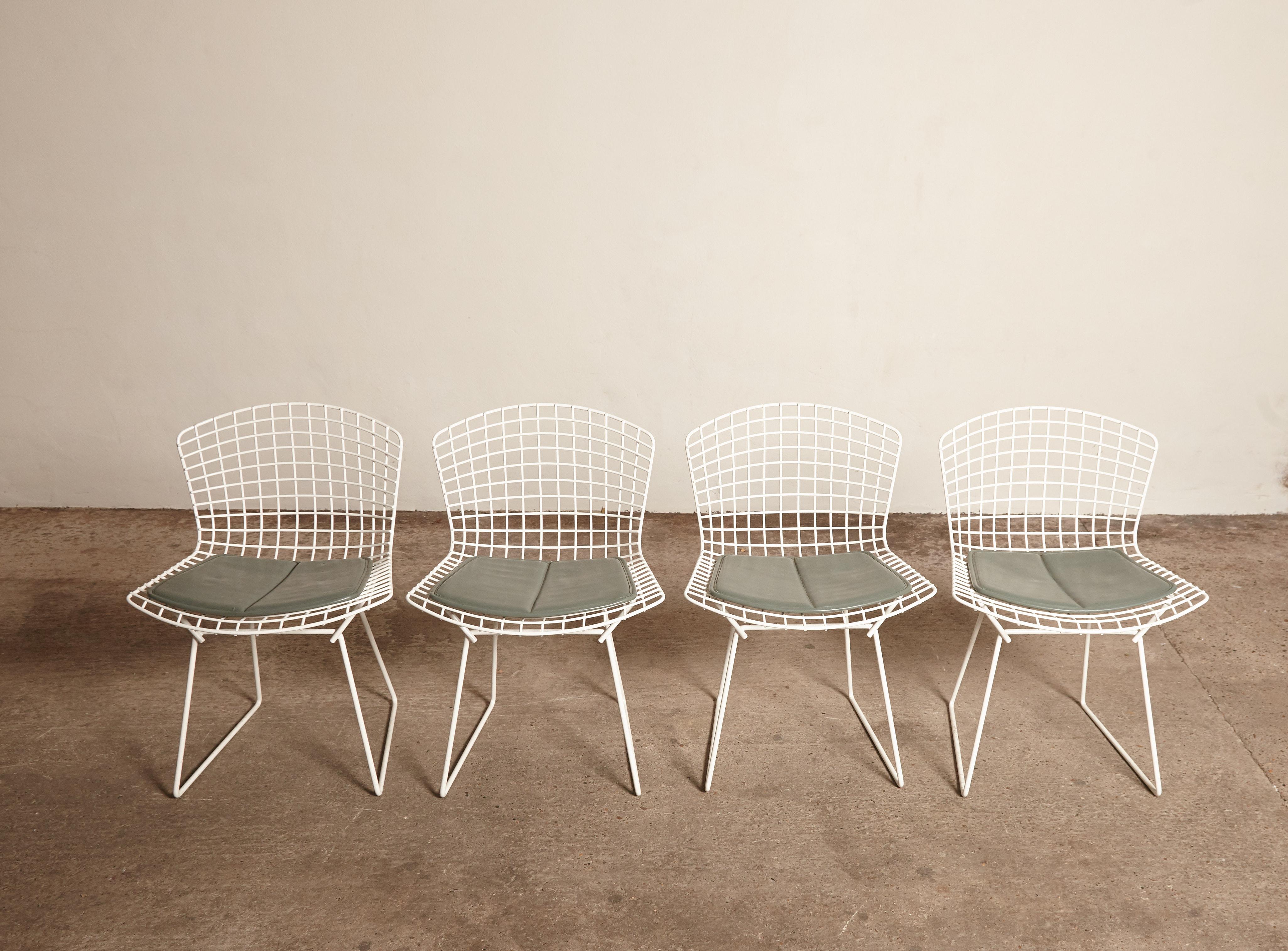 American Four Harry Bertoia for Knoll Wire Chairs with Original Seat Pads, USA, 1960s