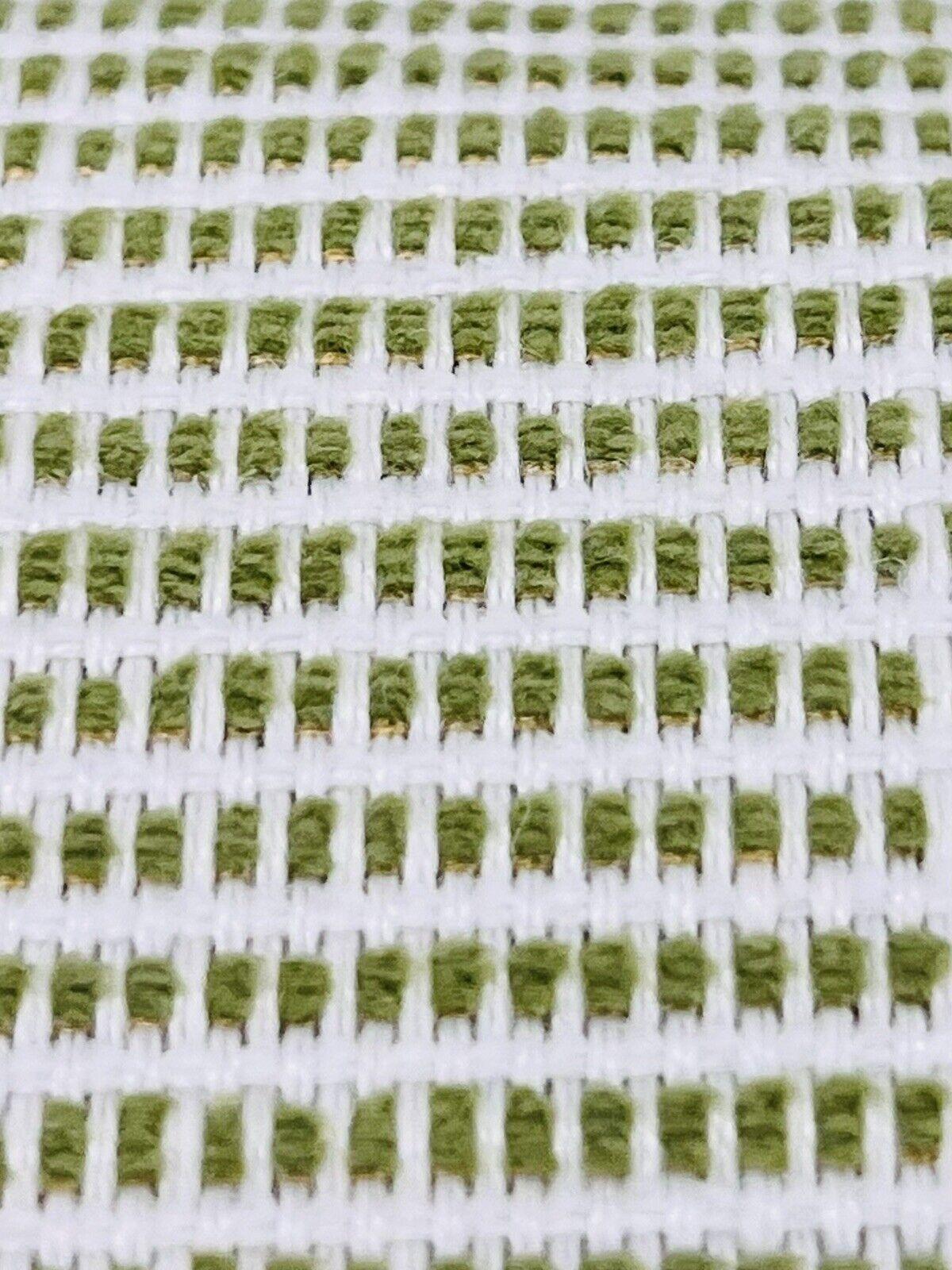 Quatre chaises tabouret de bar en forme de cœur, tissu blanc et vert, par Vintola Studio, Europe. en vente 3