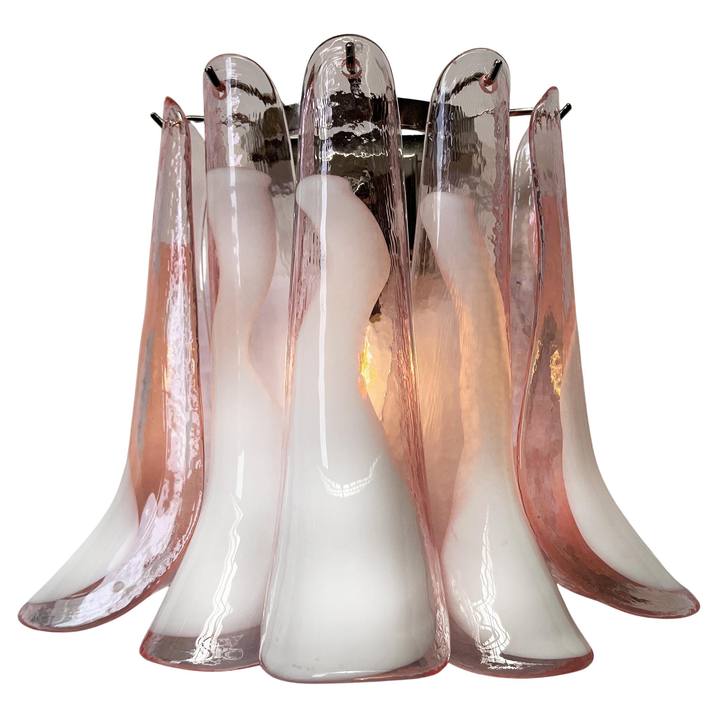 Four Italian Pink Petal Murano Sconces In Excellent Condition In Budapest, HU