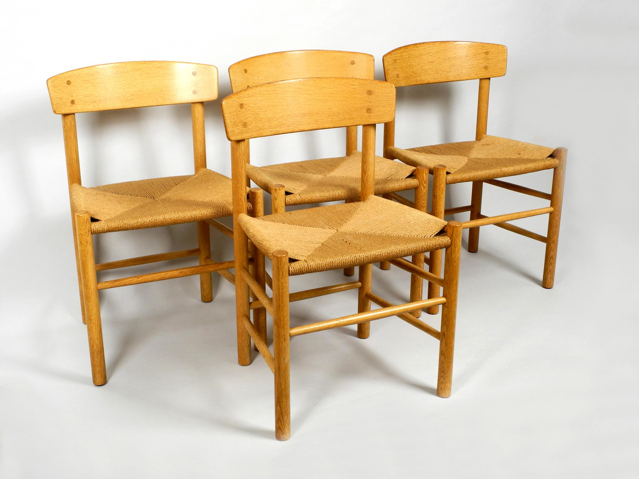 Four original J39 Mogensen chairs made of oak and wicker. Made in Denmark.
The J39 Mogensen chair is a design by the Danish designer Børge Mogensen from 1947.
Børge Mogensen (1914-1972) worked as a designer for the well-known manufacturer