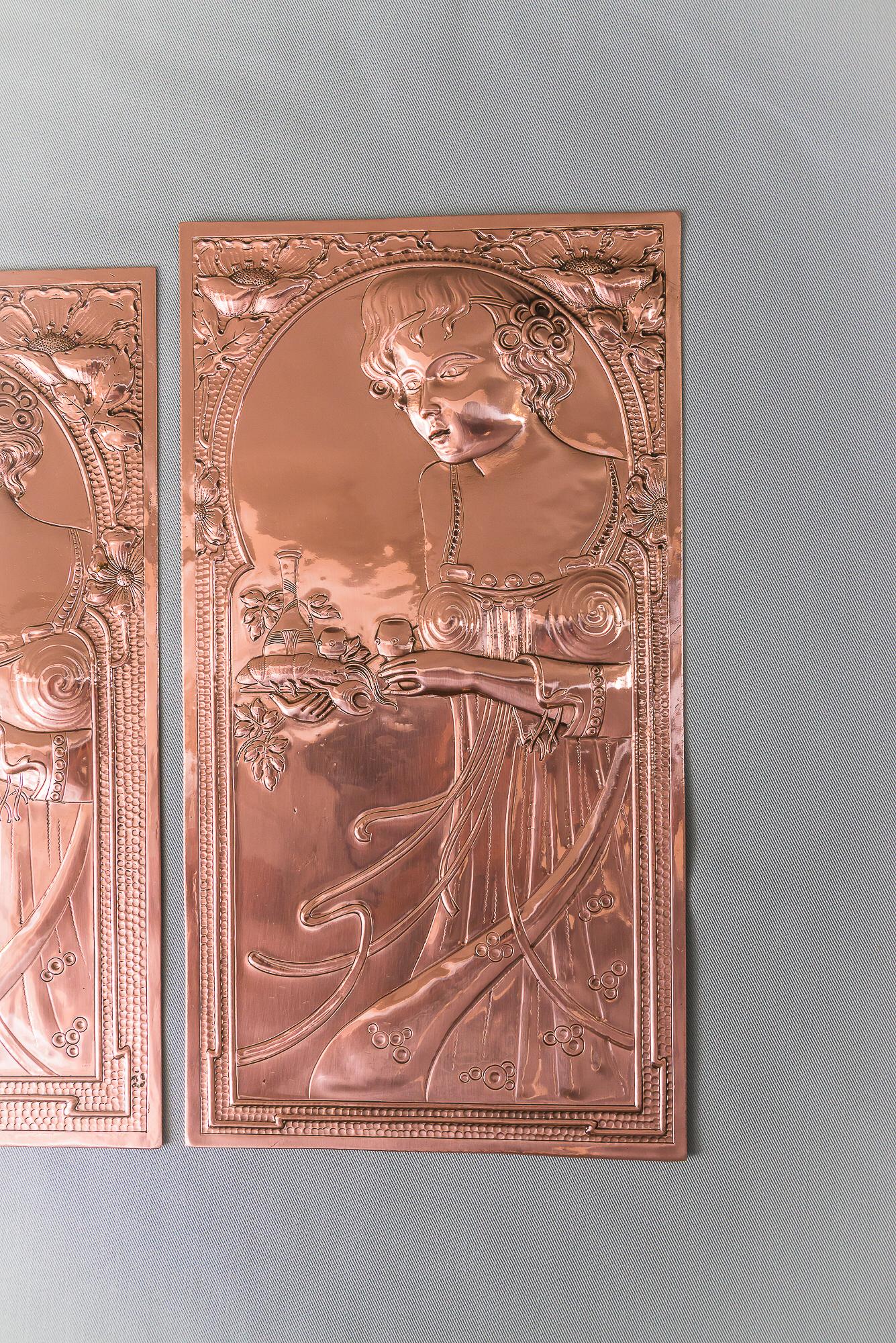 Début du 20ème siècle Quatre reliefs en cuivre Jugendstil, datant des années 1907 environ en vente