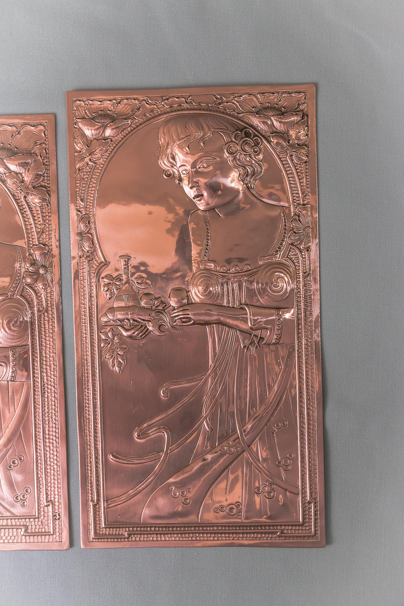 Cuivre Quatre reliefs en cuivre Jugendstil, datant des années 1907 environ en vente