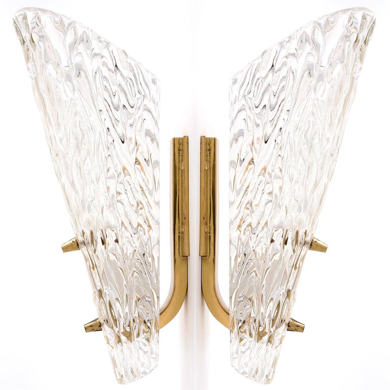 Four Kalmar Sconces, Textured Glass Brass, 1960 In Excellent Condition In Hausmannstätten, AT