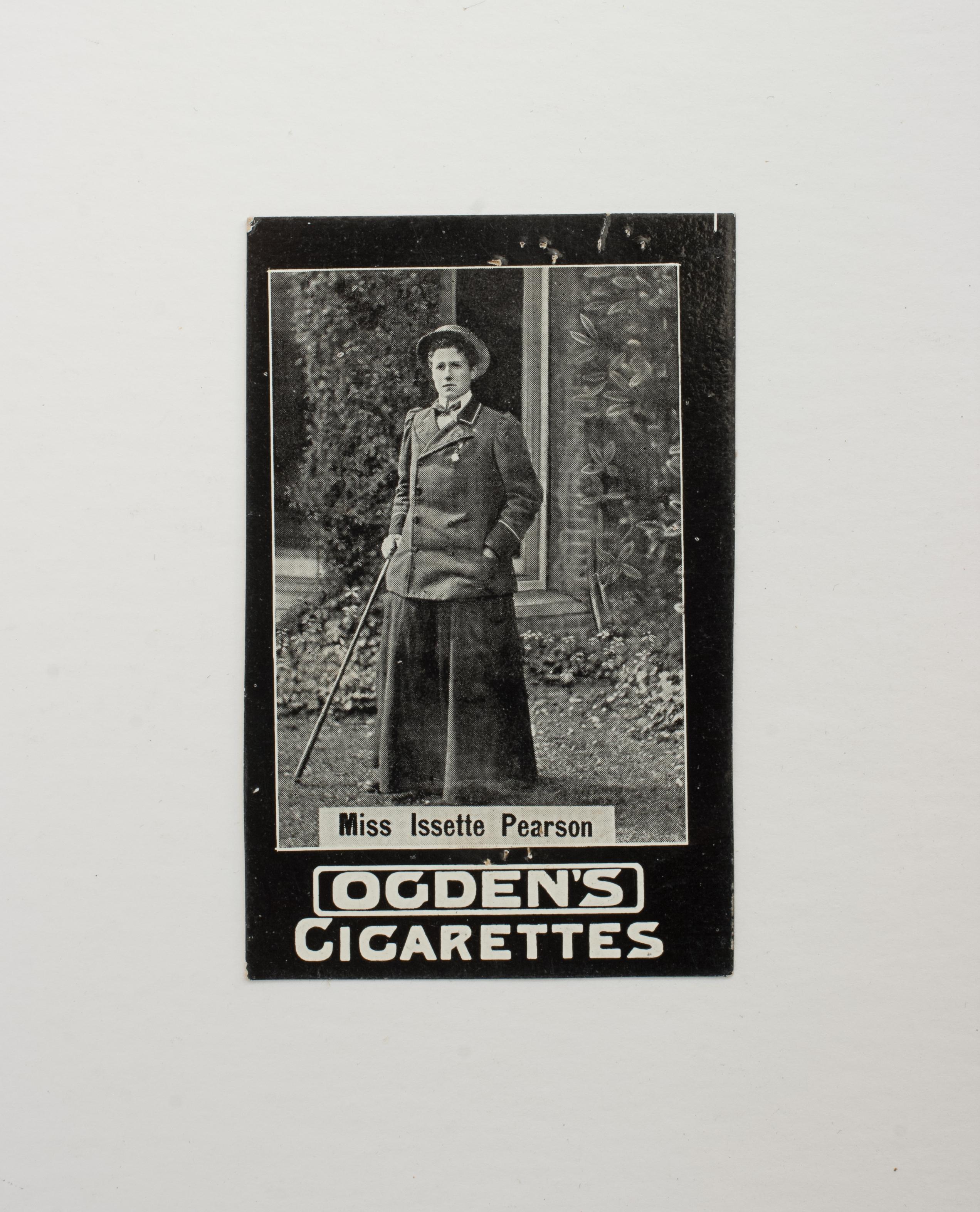 Quatre cartes à cigarettes pour femmes d'Ogdens Bon état - En vente à Oxfordshire, GB
