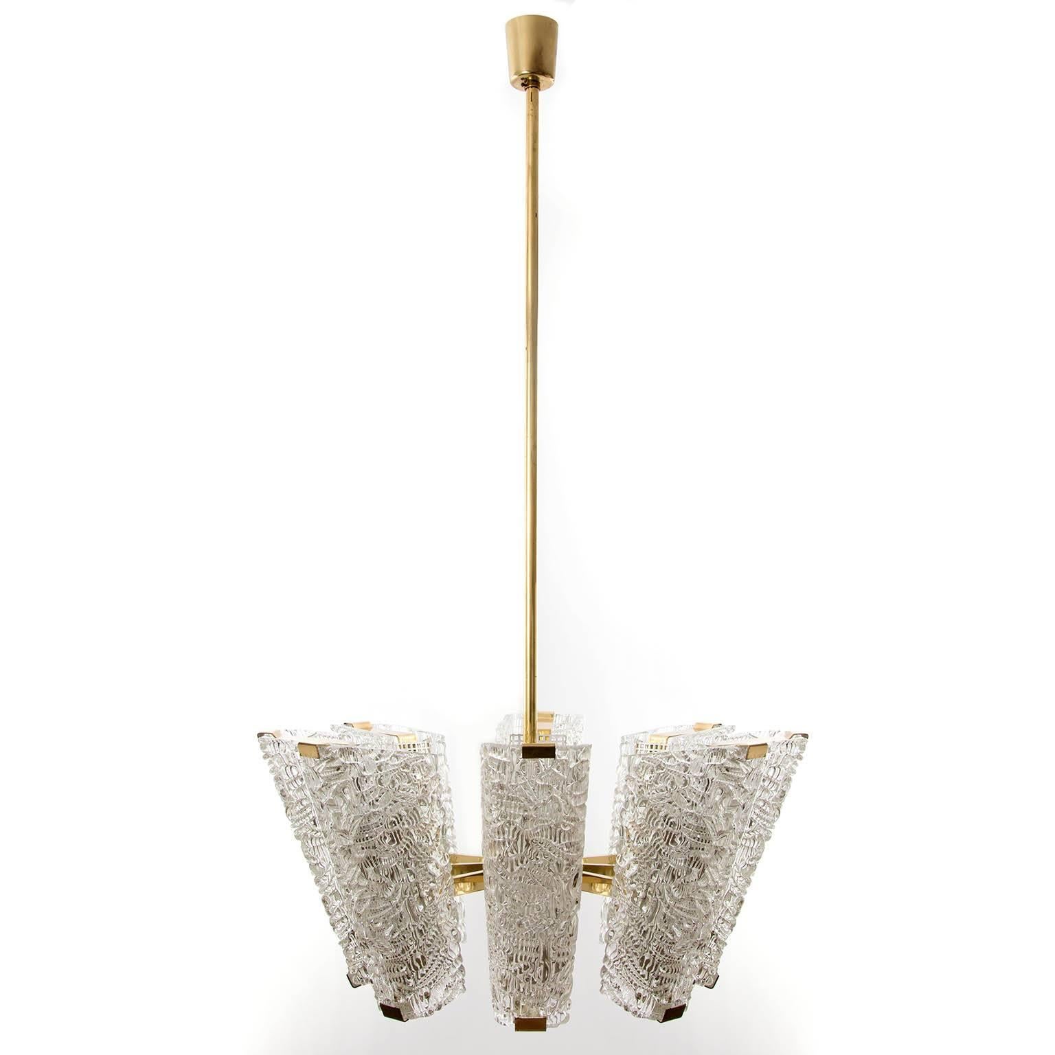 Cast Large Kalmar Chandelier, Brass and Textured Glass, 1960 For Sale