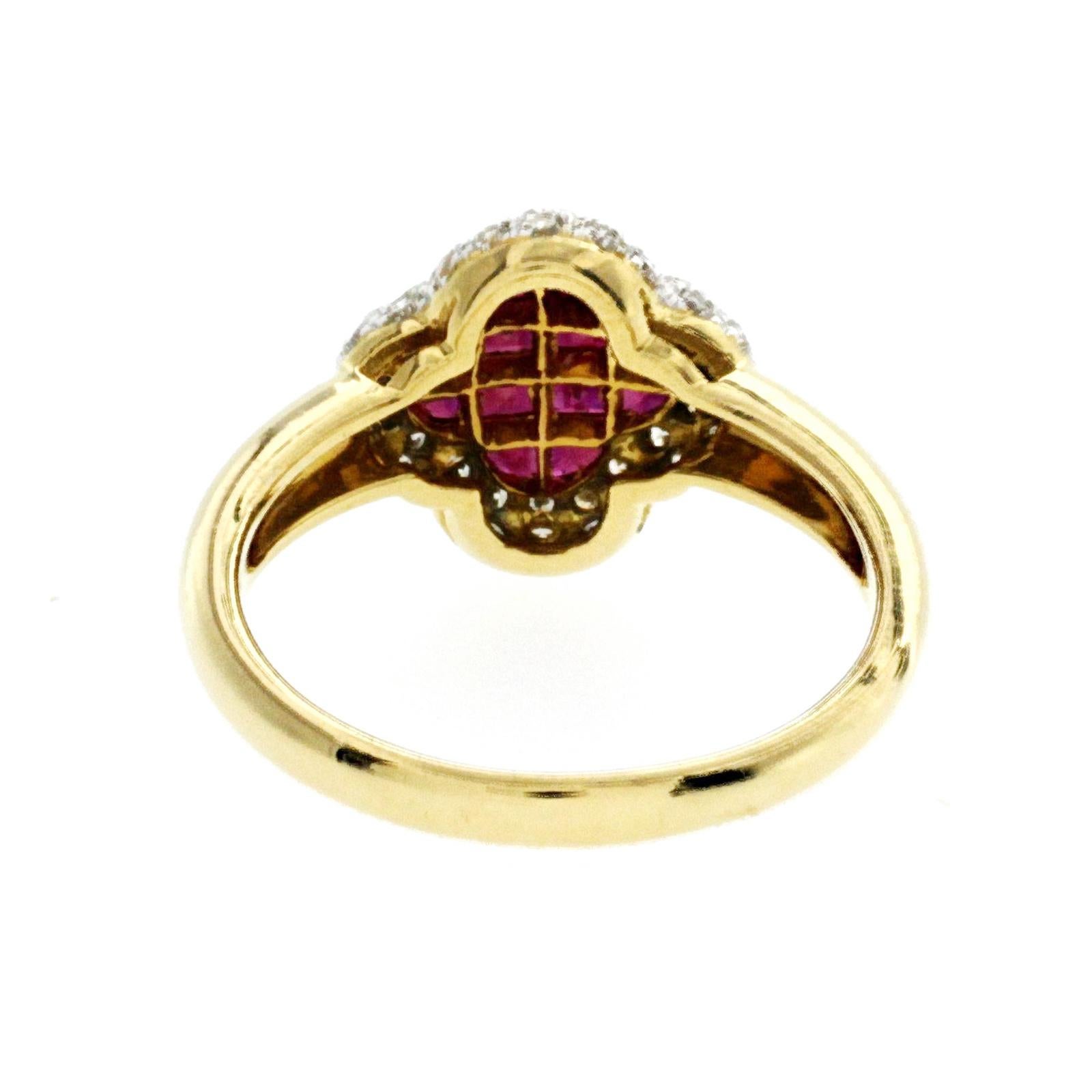 Four Leaf Clover 1.69 Carat Ruby and 0.40 Carat Diamonds 18 Karat Gold Band Ring For Sale 1