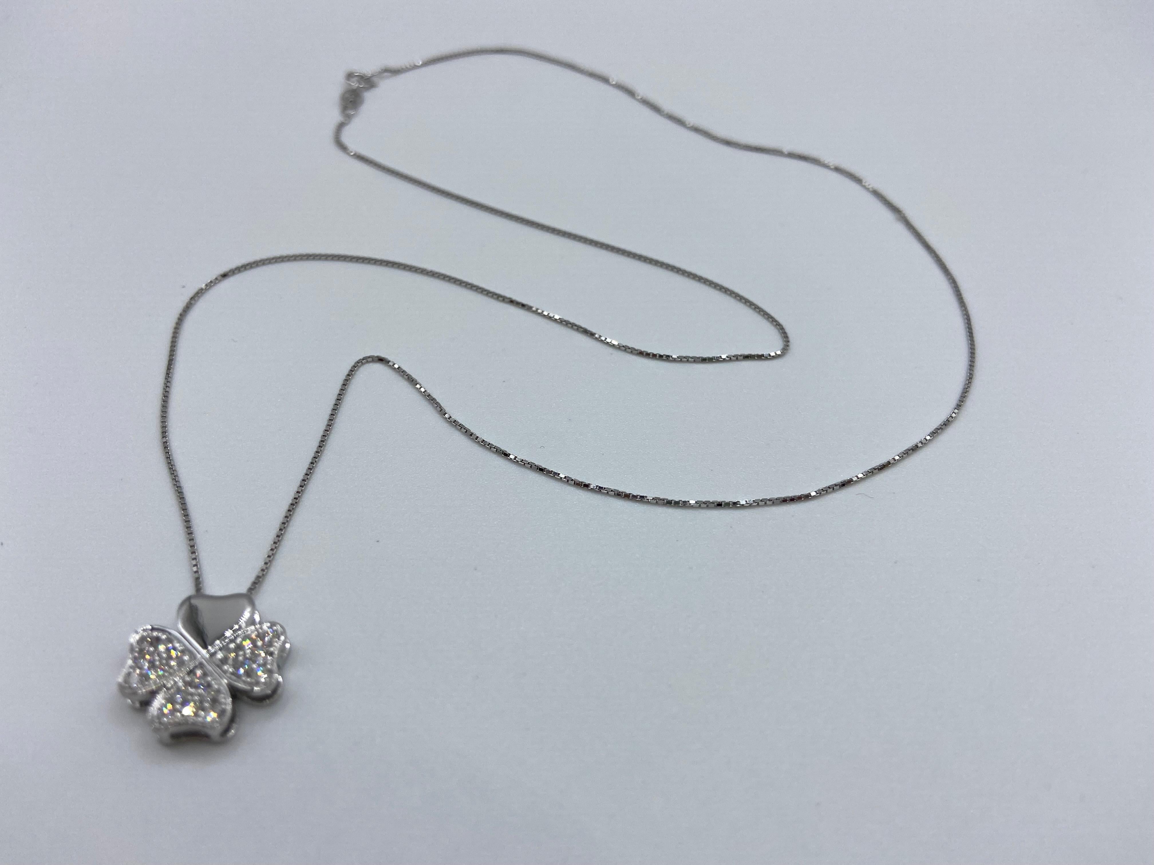 Four Leaf Clover and Necklace in 18 Kt Gold and Brilliant Cut Diamonds For Sale 3