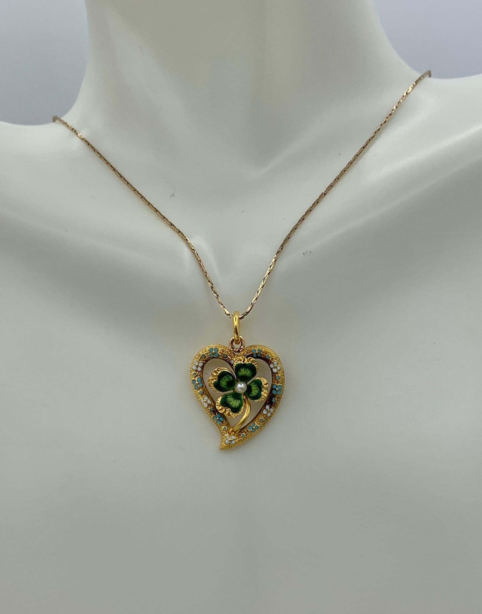Four Leaf Clover Heart Flower Enamel Pendant Necklace Victorian Good Luck 14K In Excellent Condition In New York, NY