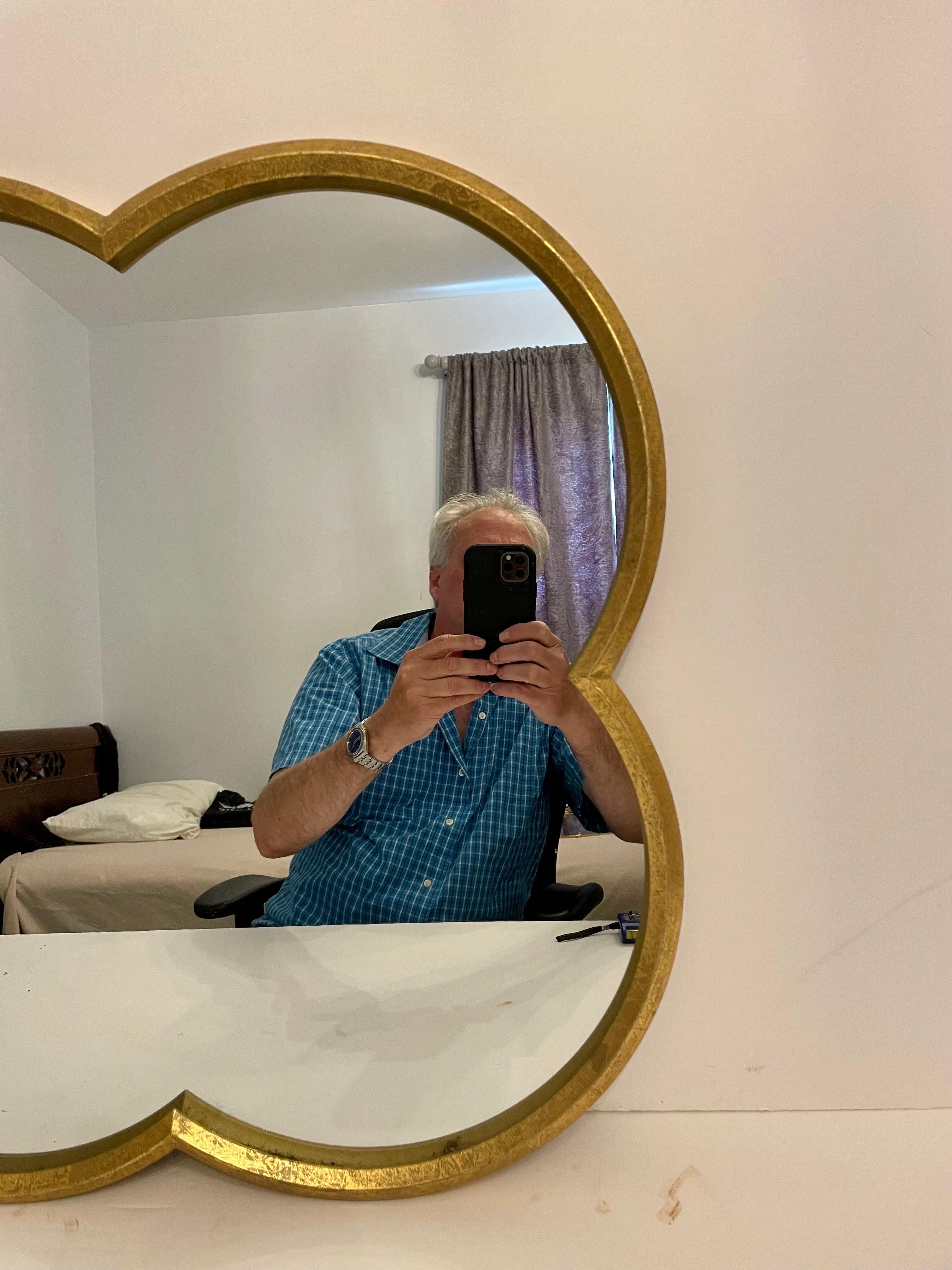 miroir en forme de feuille