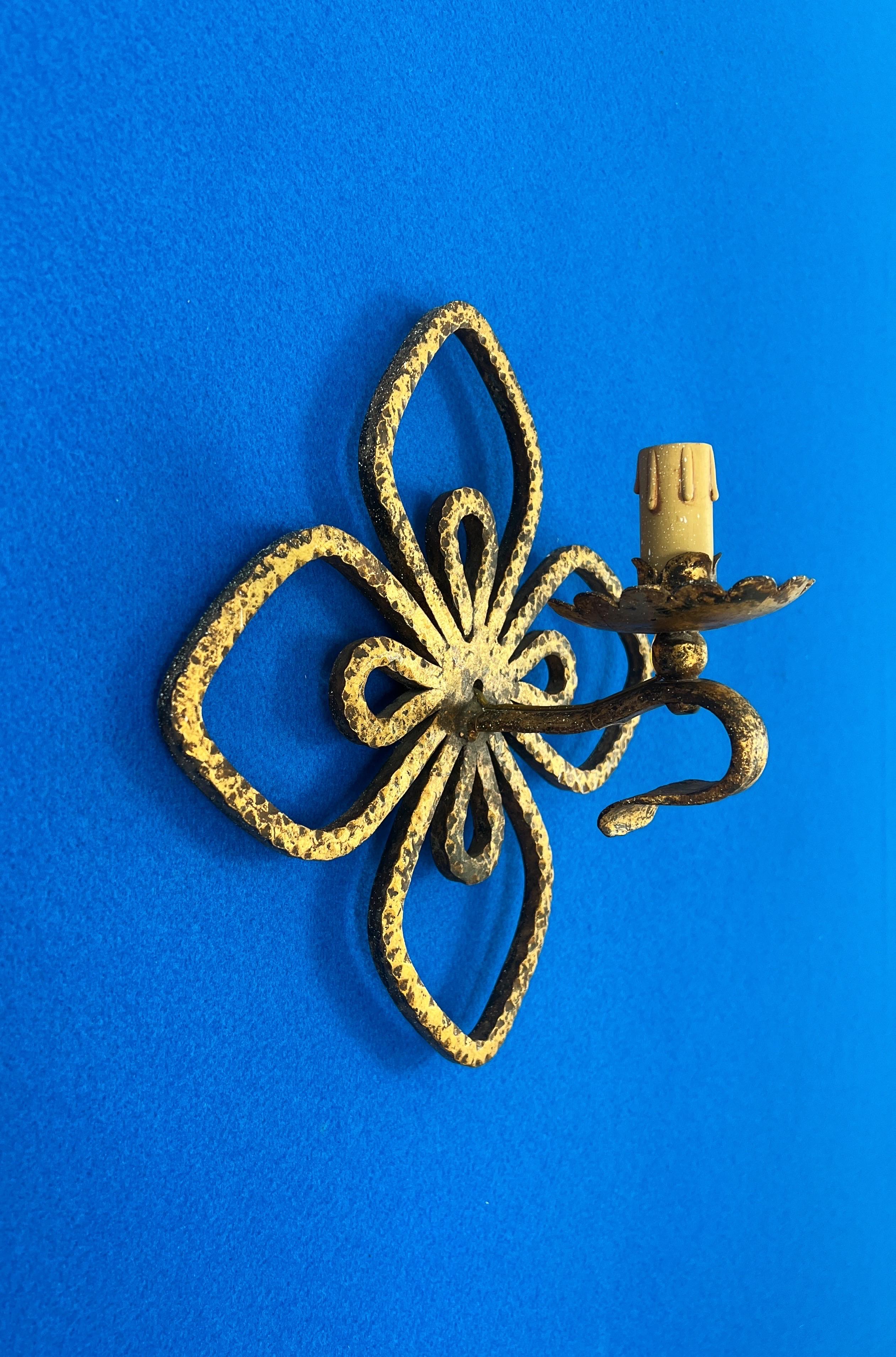 Lámpara de pared Trébol de cuatro hojas de Pier Luigi Colli, años 50, en hierro dorado Hierro en venta