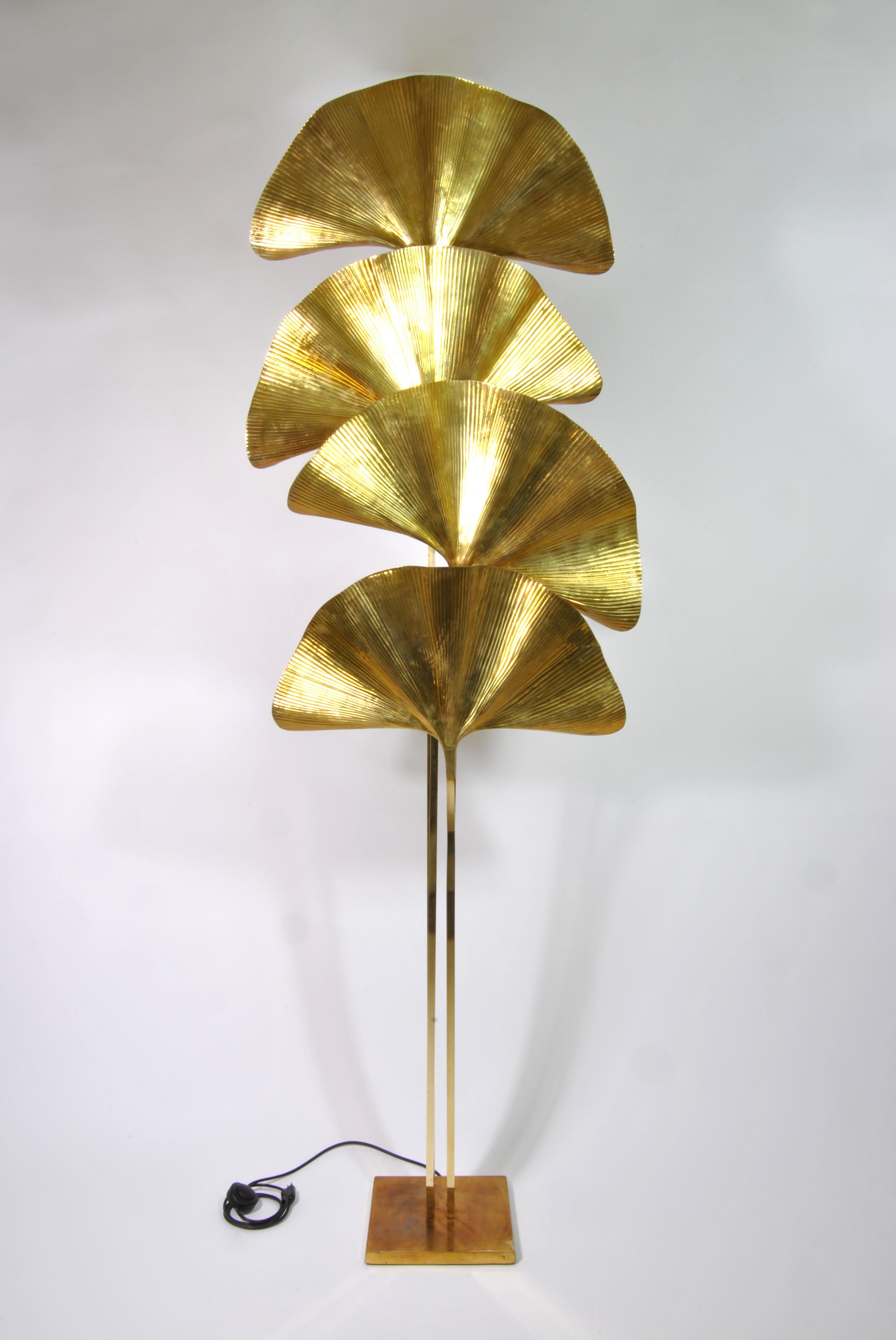 Four-leaf 