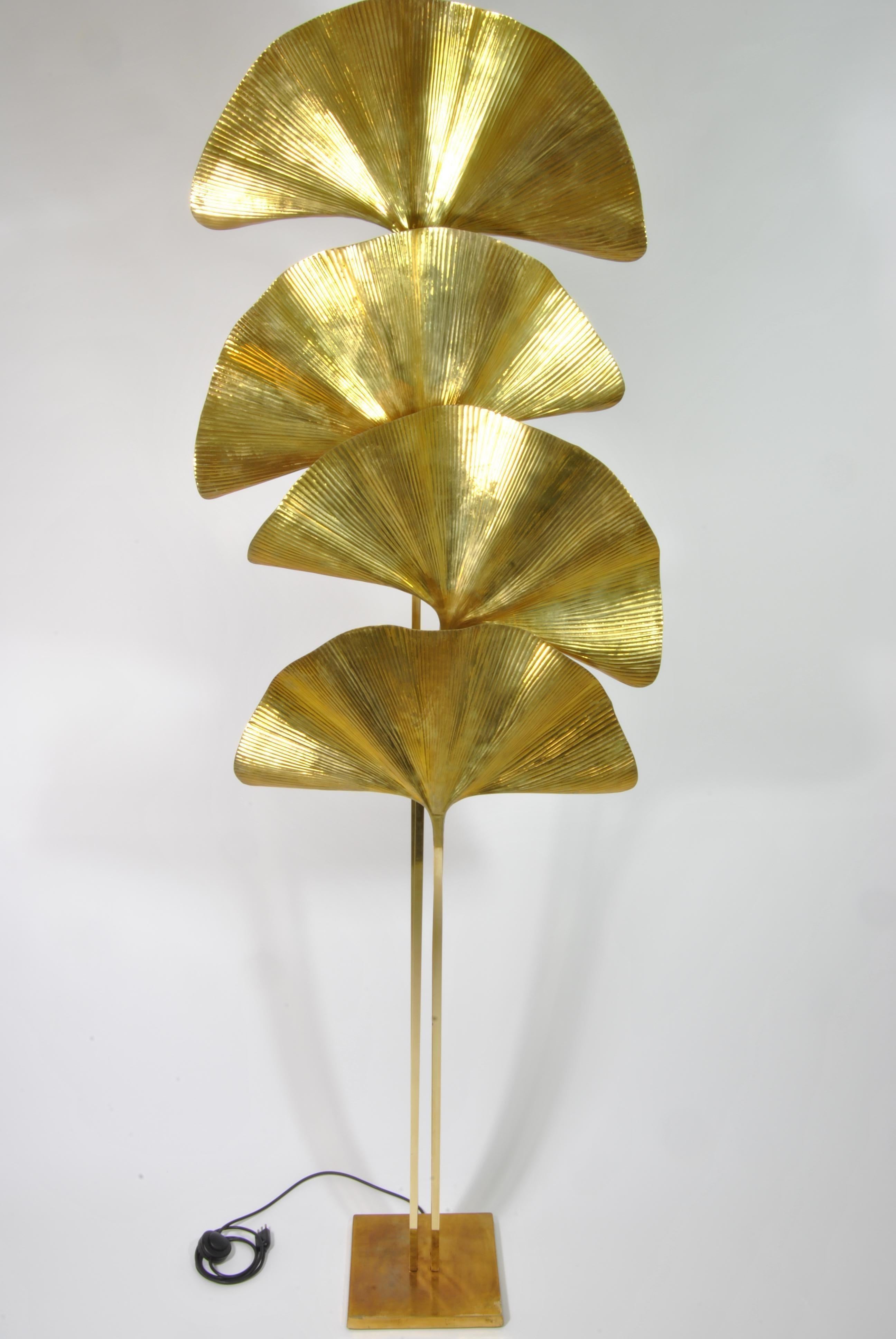 four leaf lamp