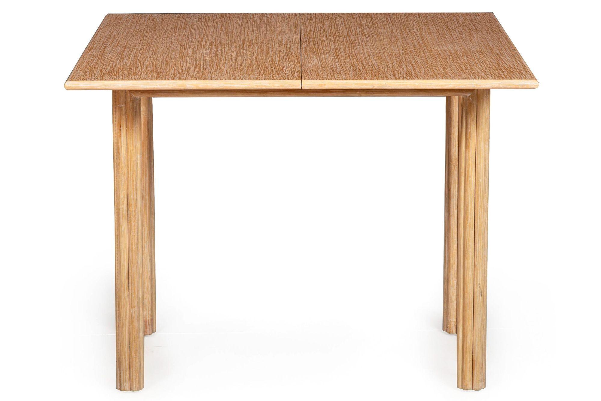 Quatre fauteuils Balboa en rotin recouverts de cuir avec table de jeu de McGuire en vente 2
