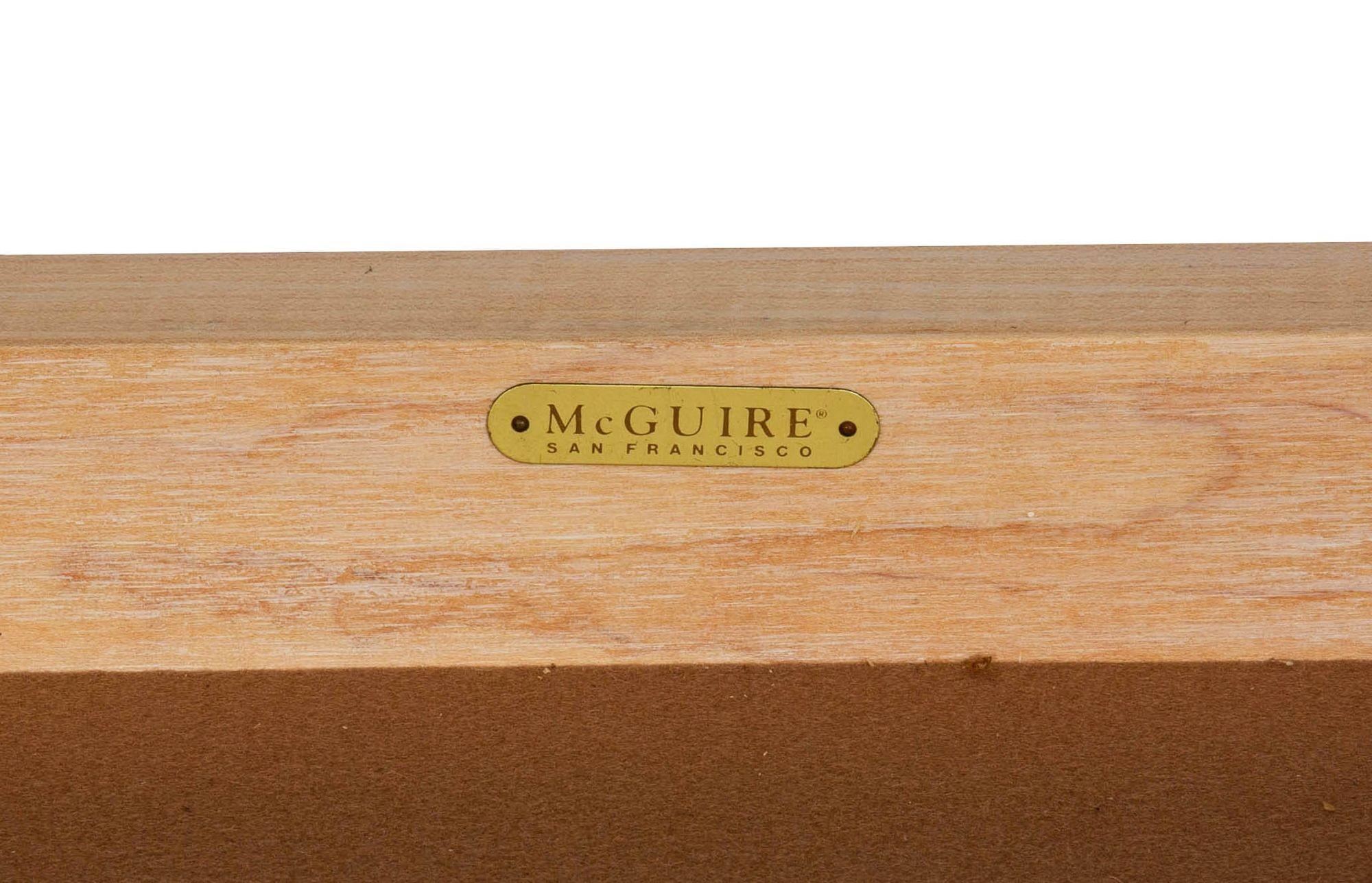 Quatre fauteuils Balboa en rotin recouverts de cuir avec table de jeu de McGuire en vente 3