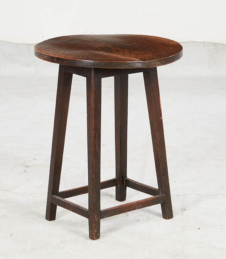 Table de cricket à quatre pieds en Oak Oak en vente 5