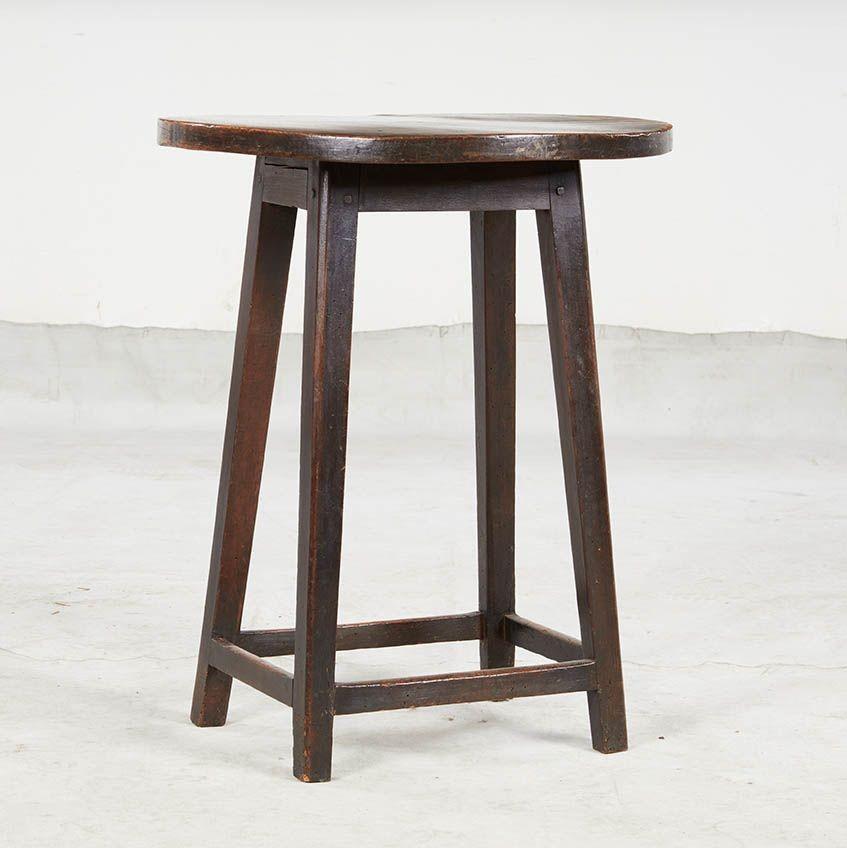 Chêne Table de cricket à quatre pieds en Oak Oak en vente