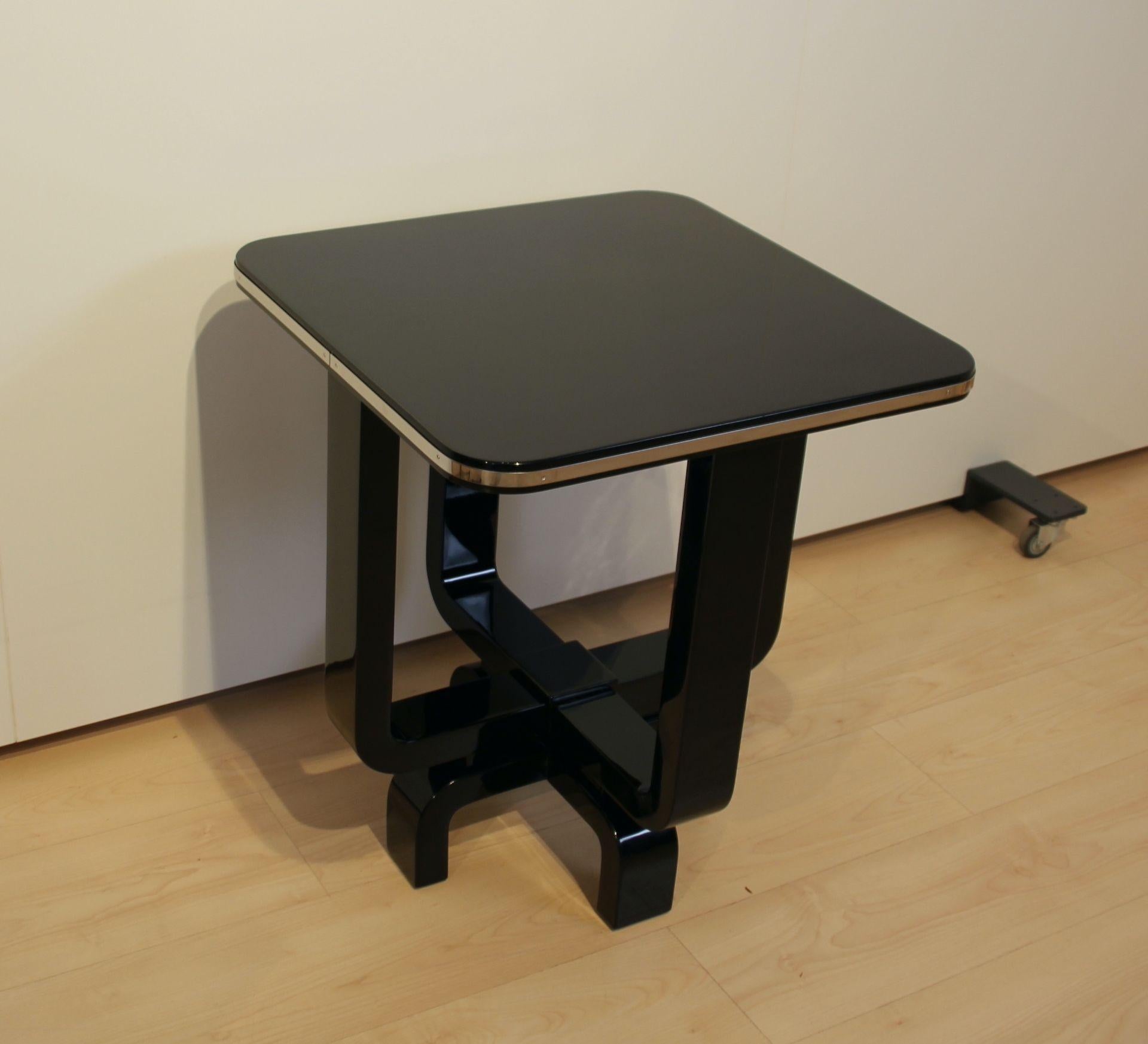 Four-legged Art Deco Side Table, Black Lacquer and Metal, France circa 193 In Excellent Condition In Regensburg, DE