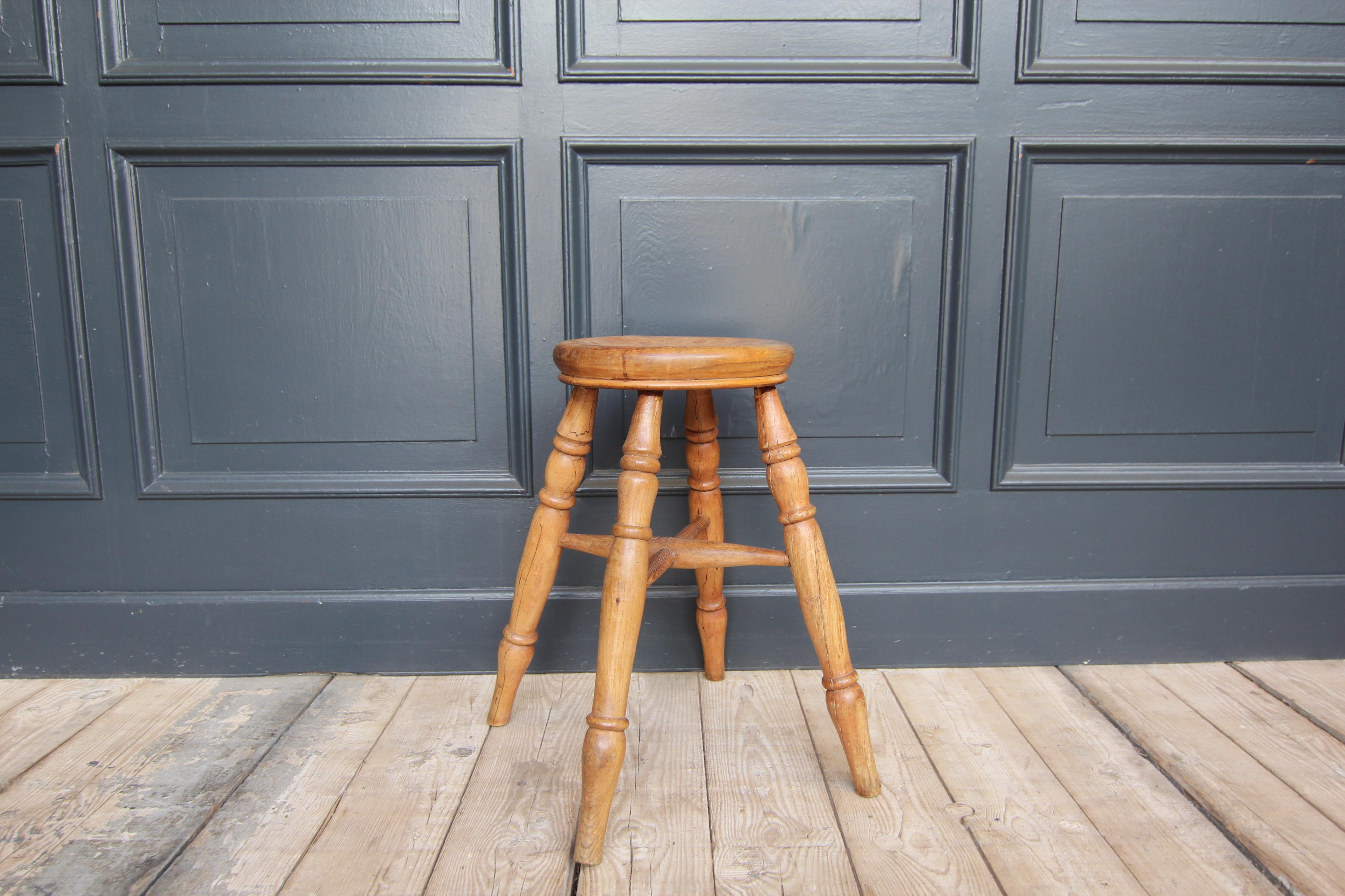 Four-legged Beechwood Stool In Good Condition For Sale In Dusseldorf, DE