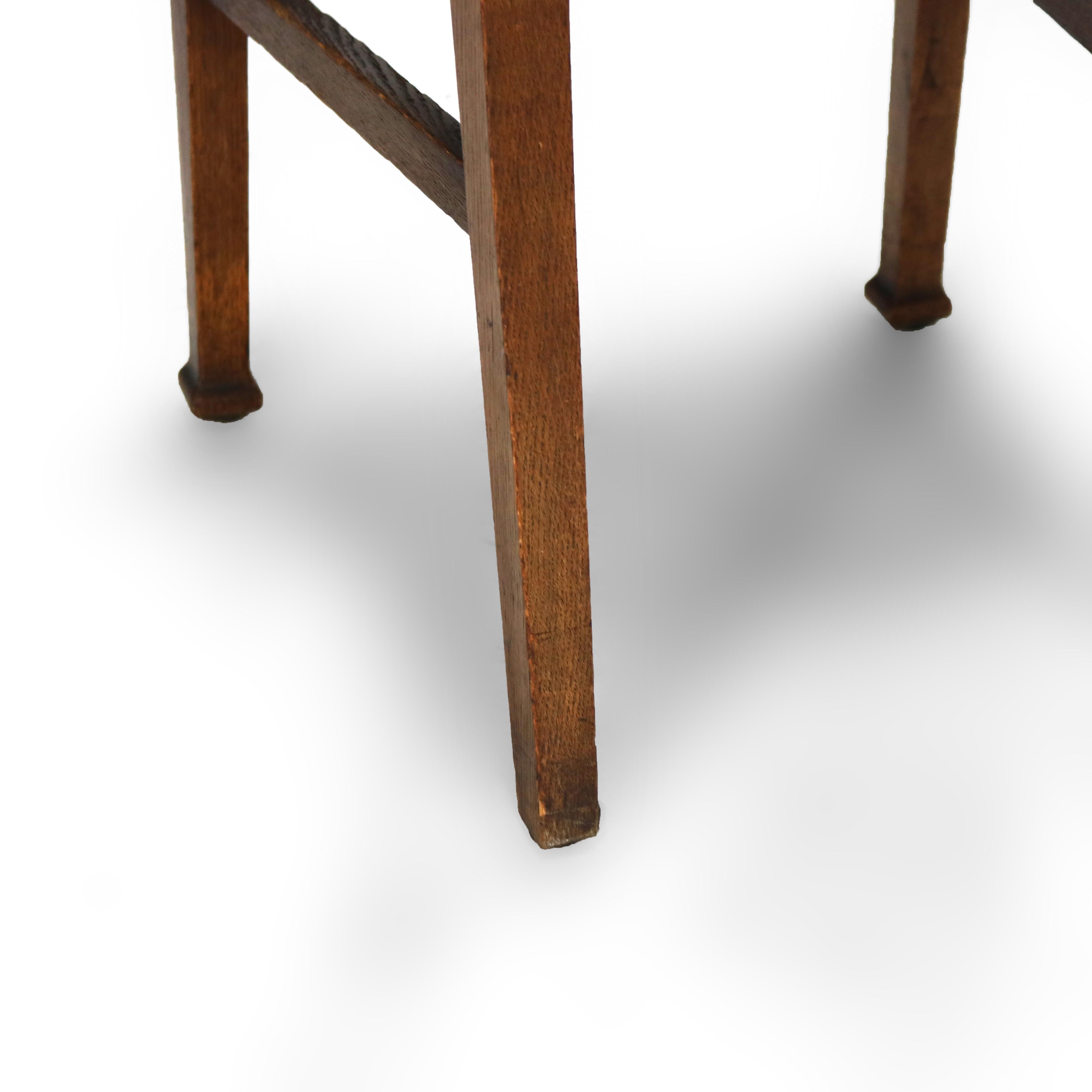 Cuatro sillas inglesas Arts & Crafts Liberty & Co de roble con respaldo de listones florales tallados en venta 5