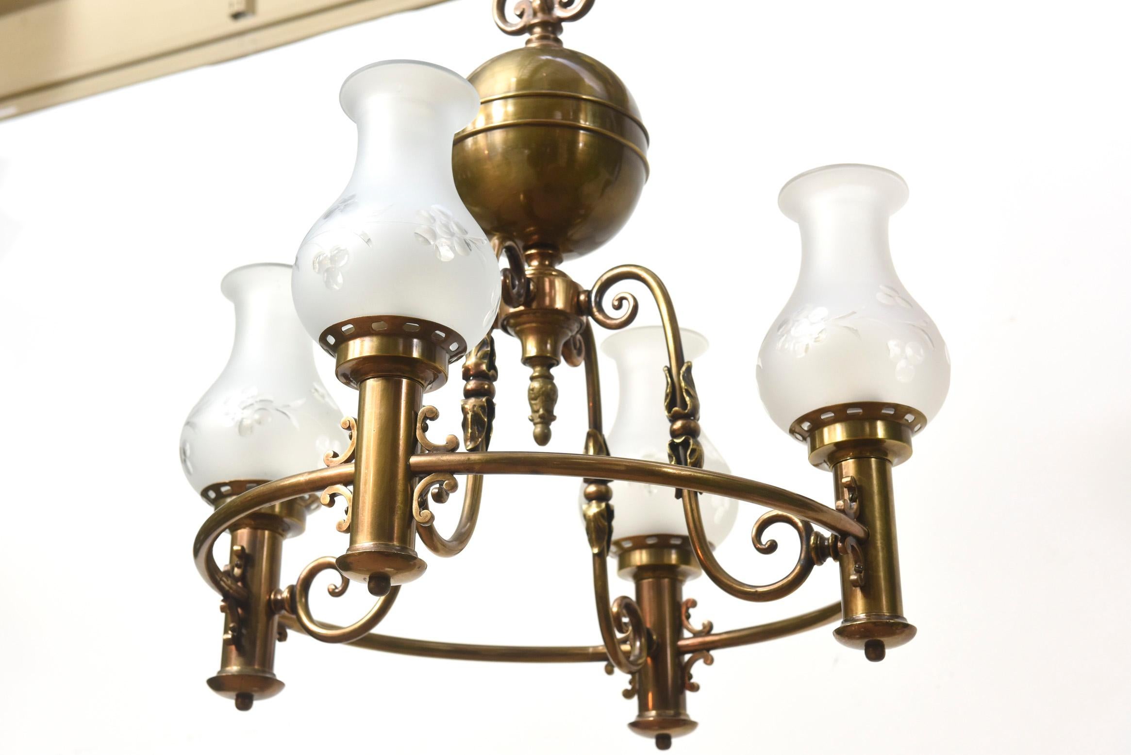 Americano Lampadario a quattro luci Colonial Revival dei primi del Novecento in vendita