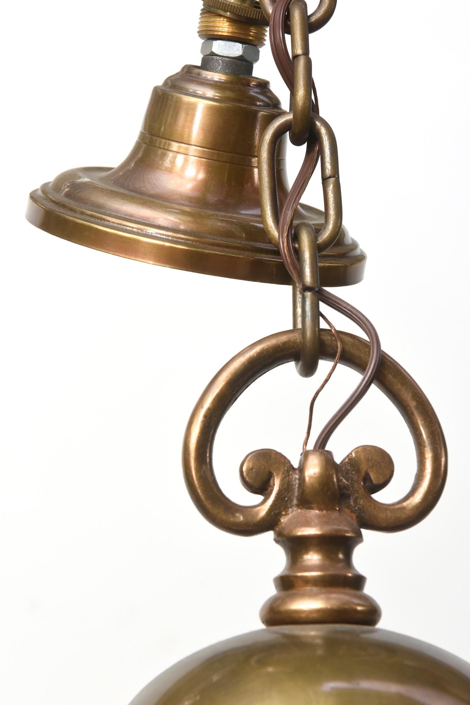 Lampadario a quattro luci Colonial Revival dei primi del Novecento In condizioni ottime in vendita a Canton, MA