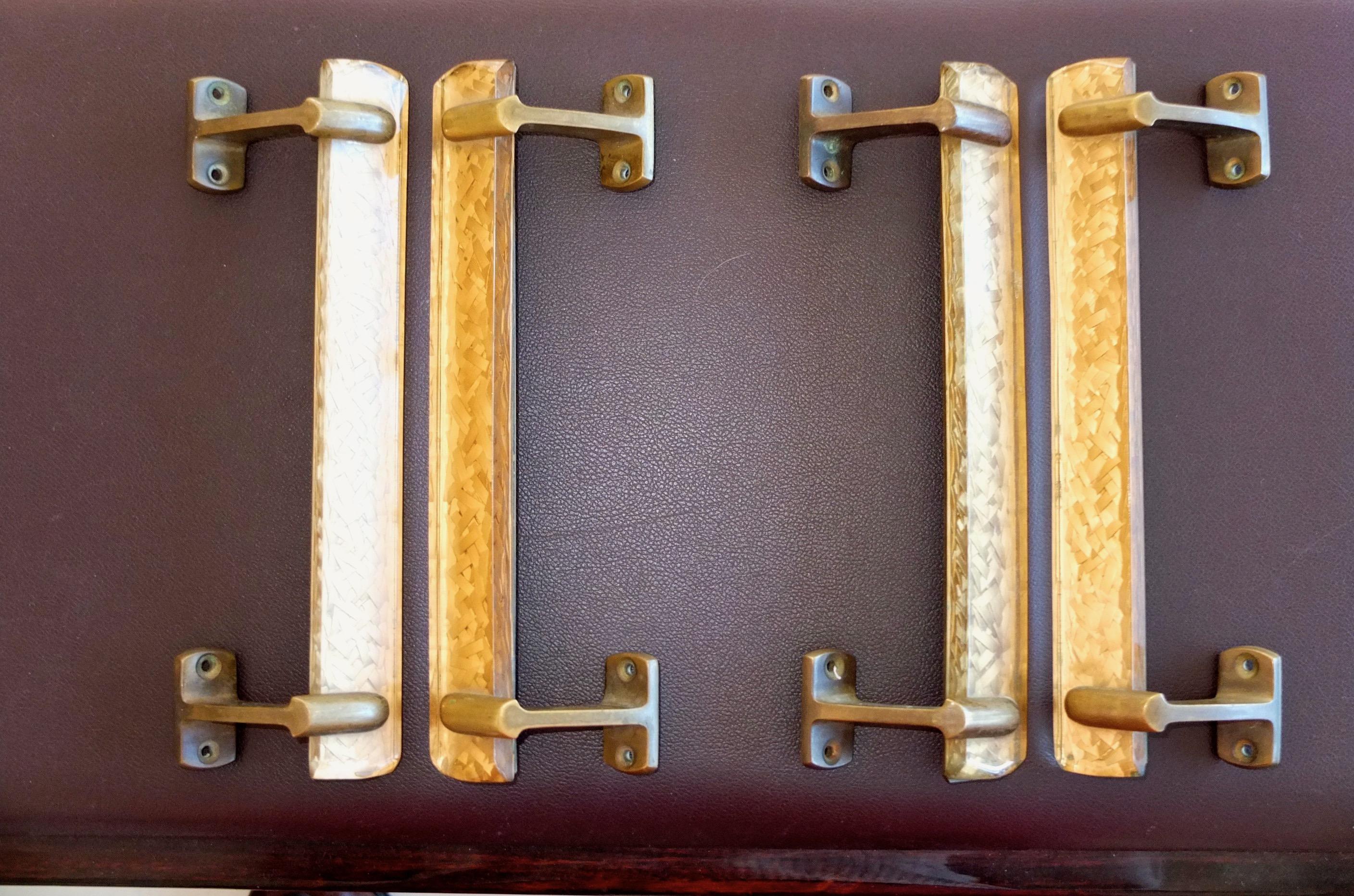 Quatre poignées de porte Eglomisse et bronze en vente 2