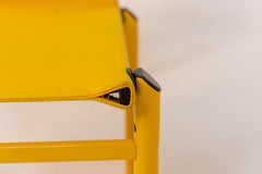 Quatre chaises jaunes « Mastro » de Afra & Tobia Scarpa