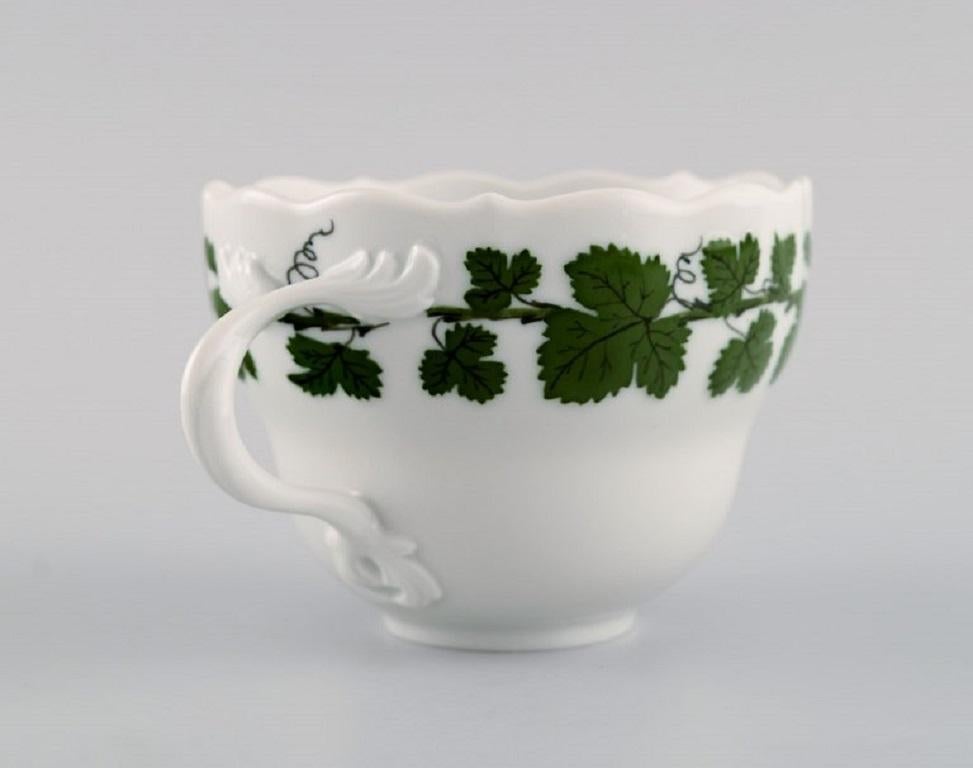 Four Meissen Green Ivy Vine Coffee Cups with Saucers in Hand-Painted Porcelain In Excellent Condition In Copenhagen, DK