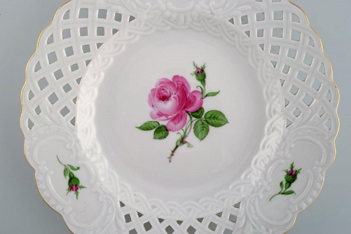 German Four Meissen Pink Rose Plates in Openwork Porcelain with Hand-Painted Roses For Sale